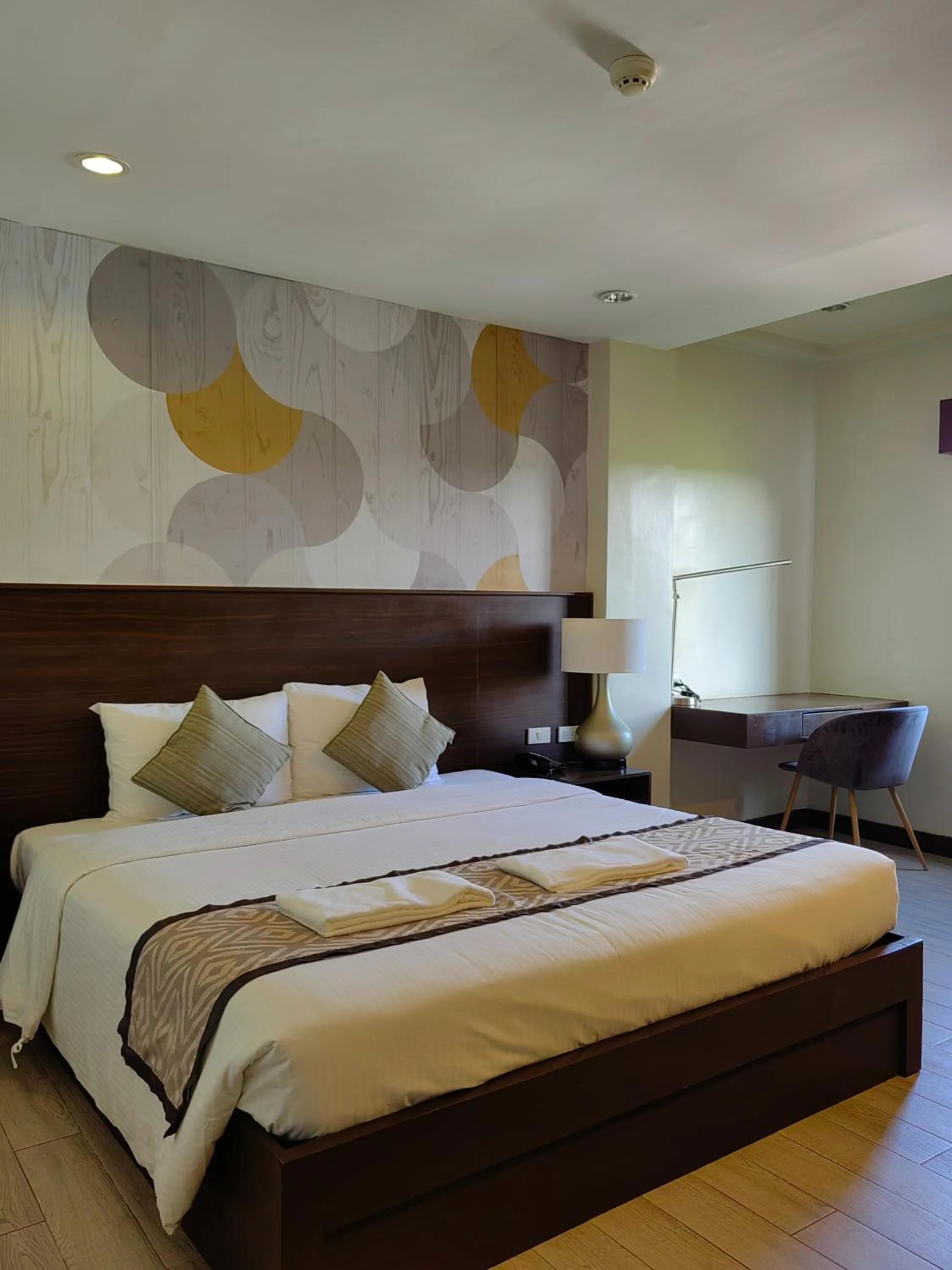 Bed in Whitewoods Convention and Leisure Hotel