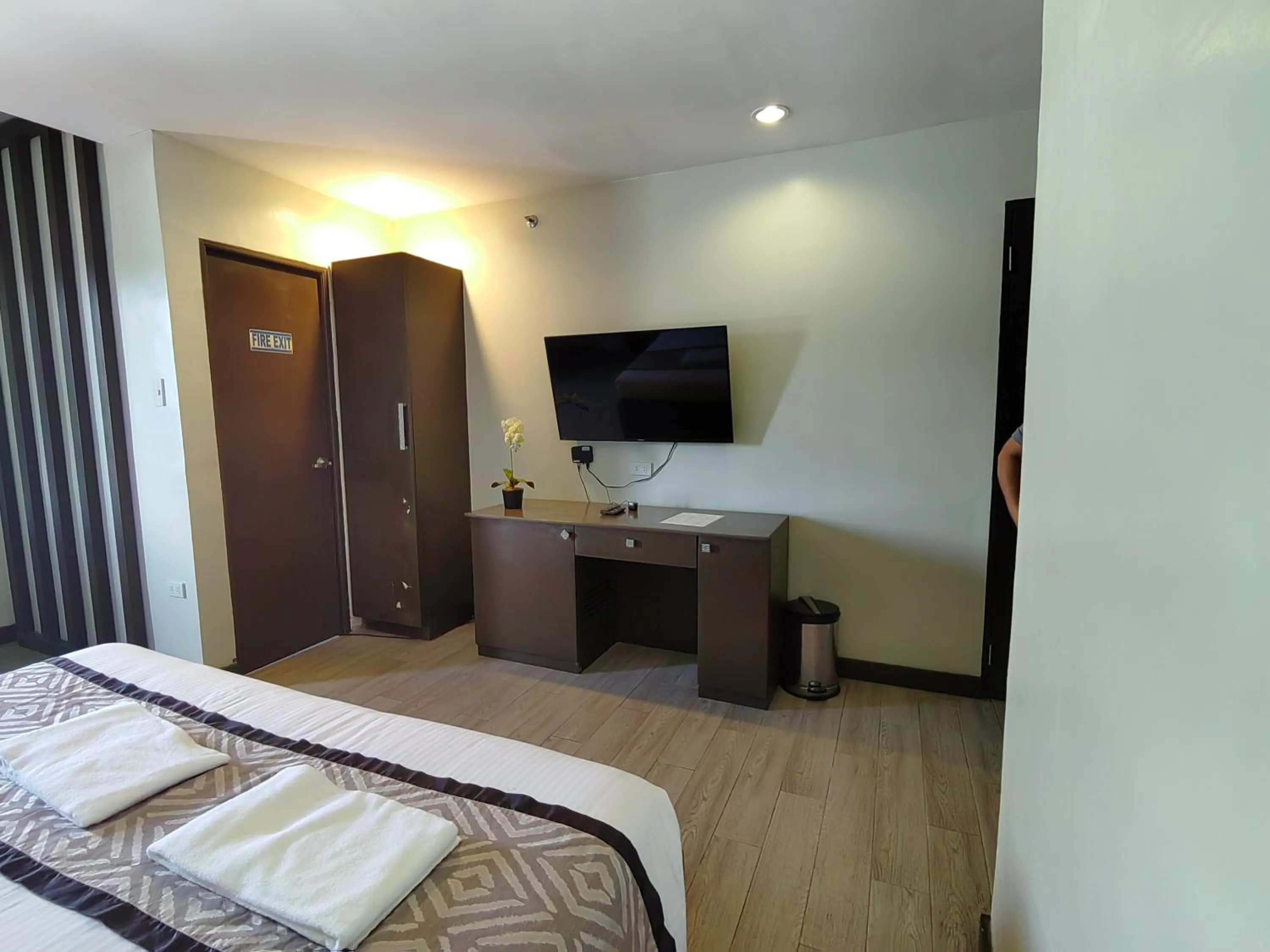 TV and multimedia, Bed in Whitewoods Convention and Leisure Hotel