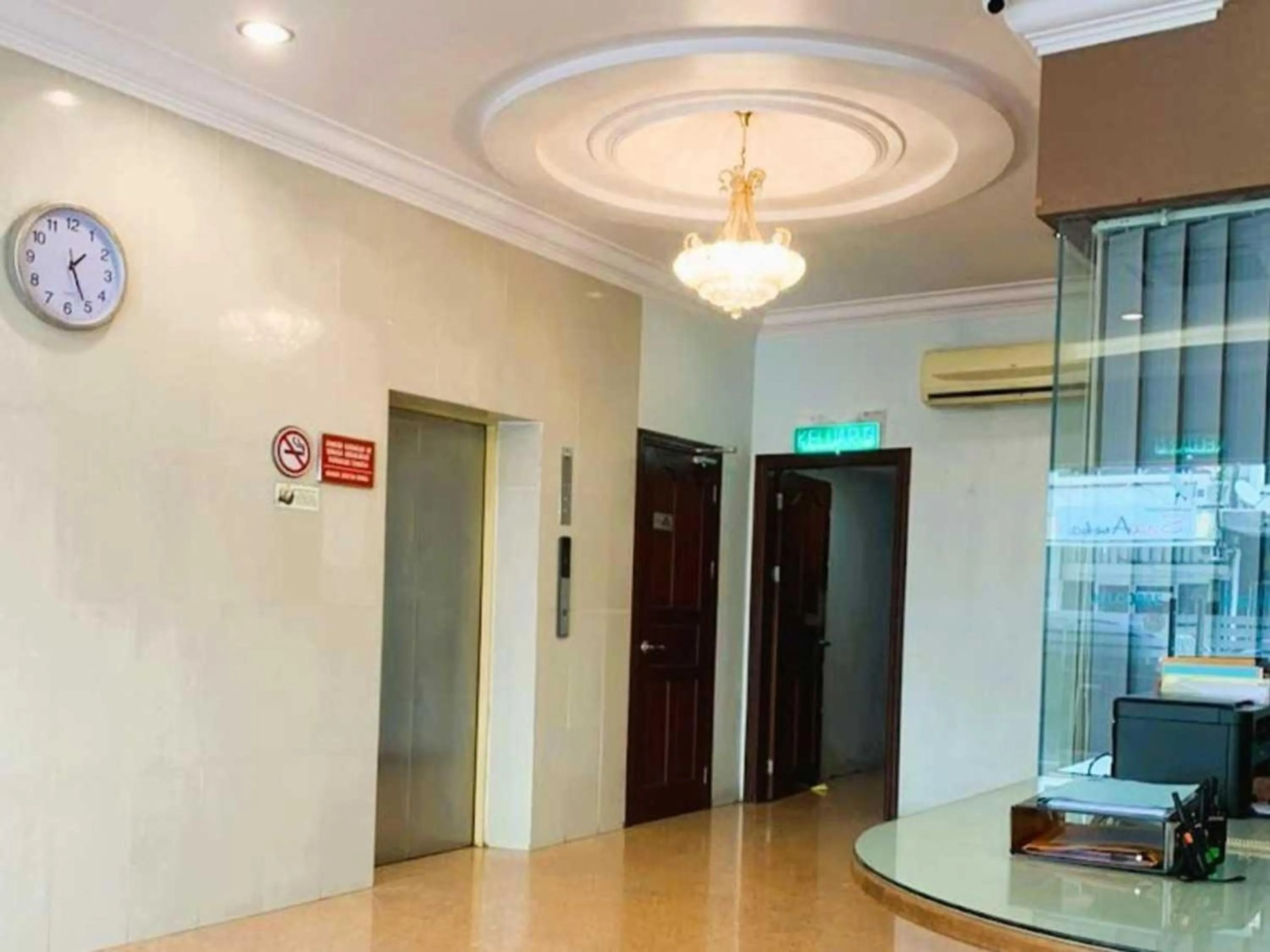 Lobby or reception in Hotel O Atari Inn