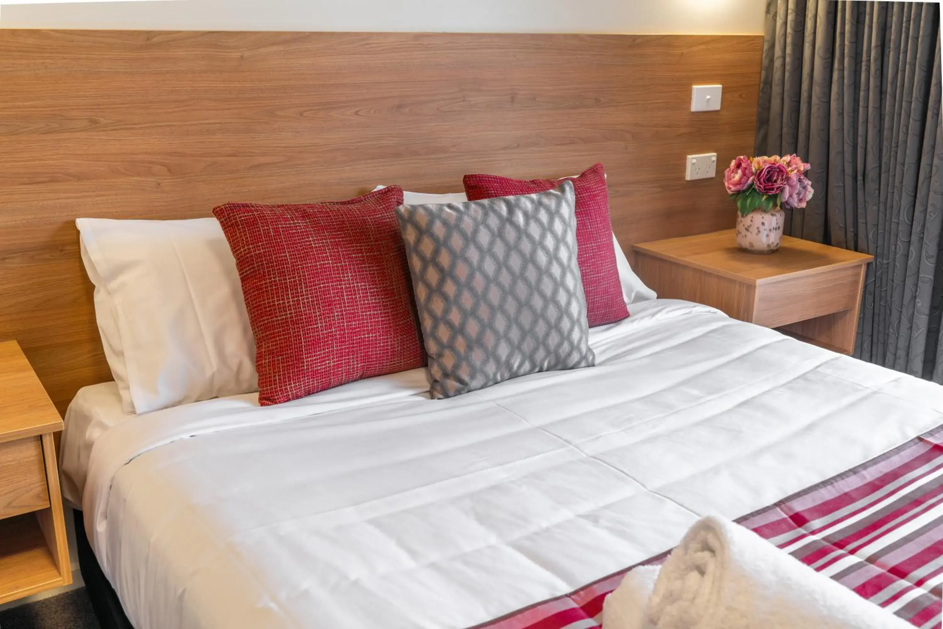 Superior Family Room in Rainbow Motel Queanbeyan Superior Family Room in Rainbow Motel Queanbeyan