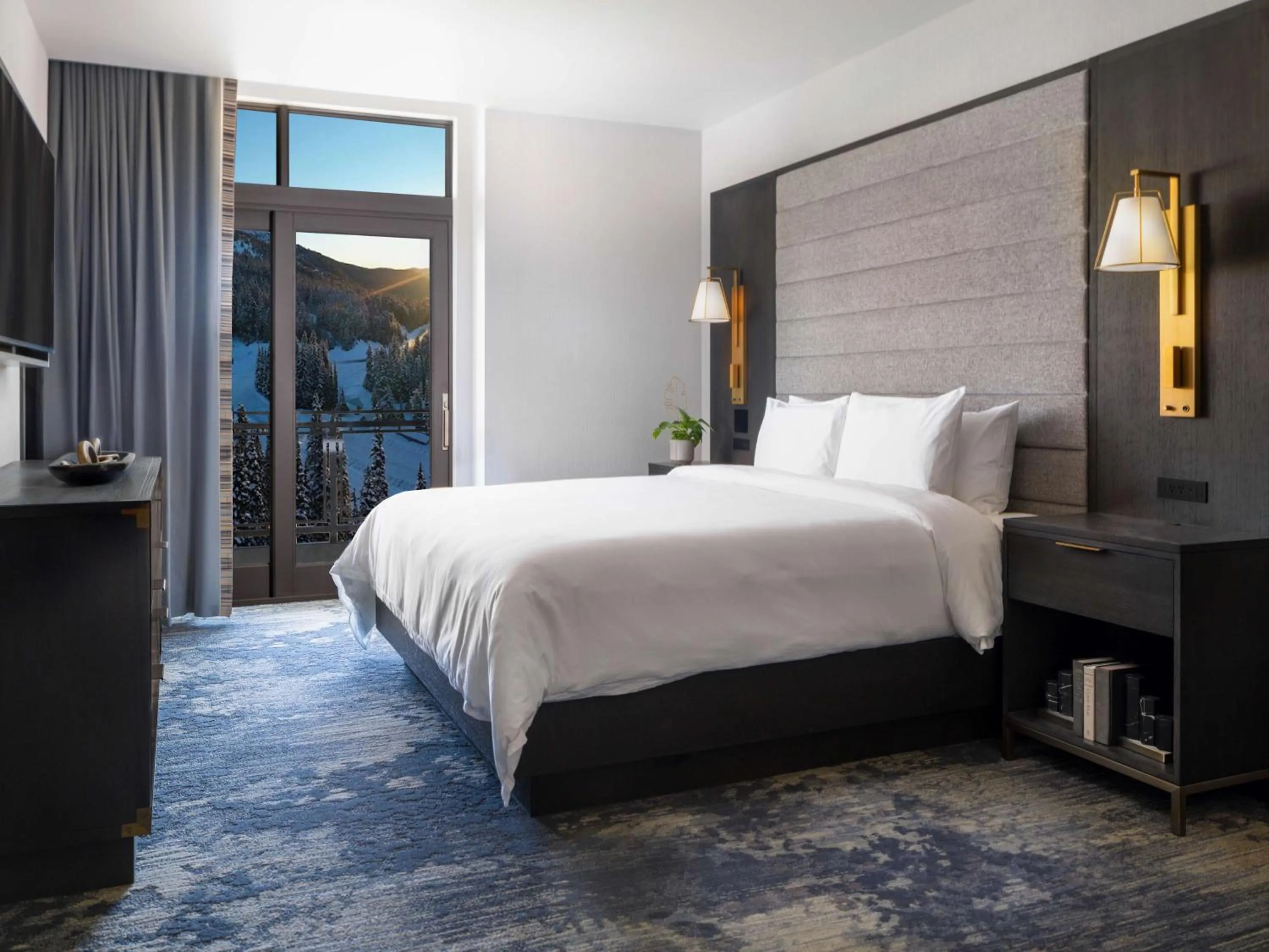 View (from property/room), Bed in Grand Hyatt Deer Valley