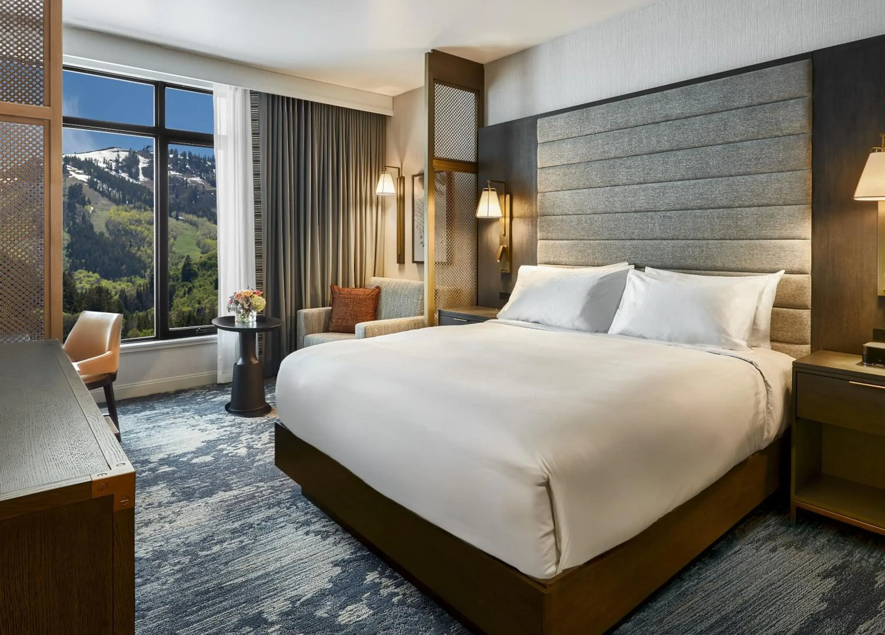 King Room with One King Bed and One Twin Sofa Bed - Mountain View in Grand Hyatt Deer Valley King Room with One King Bed and One Twin Sofa Bed - Mountain View in Grand Hyatt Deer Valley