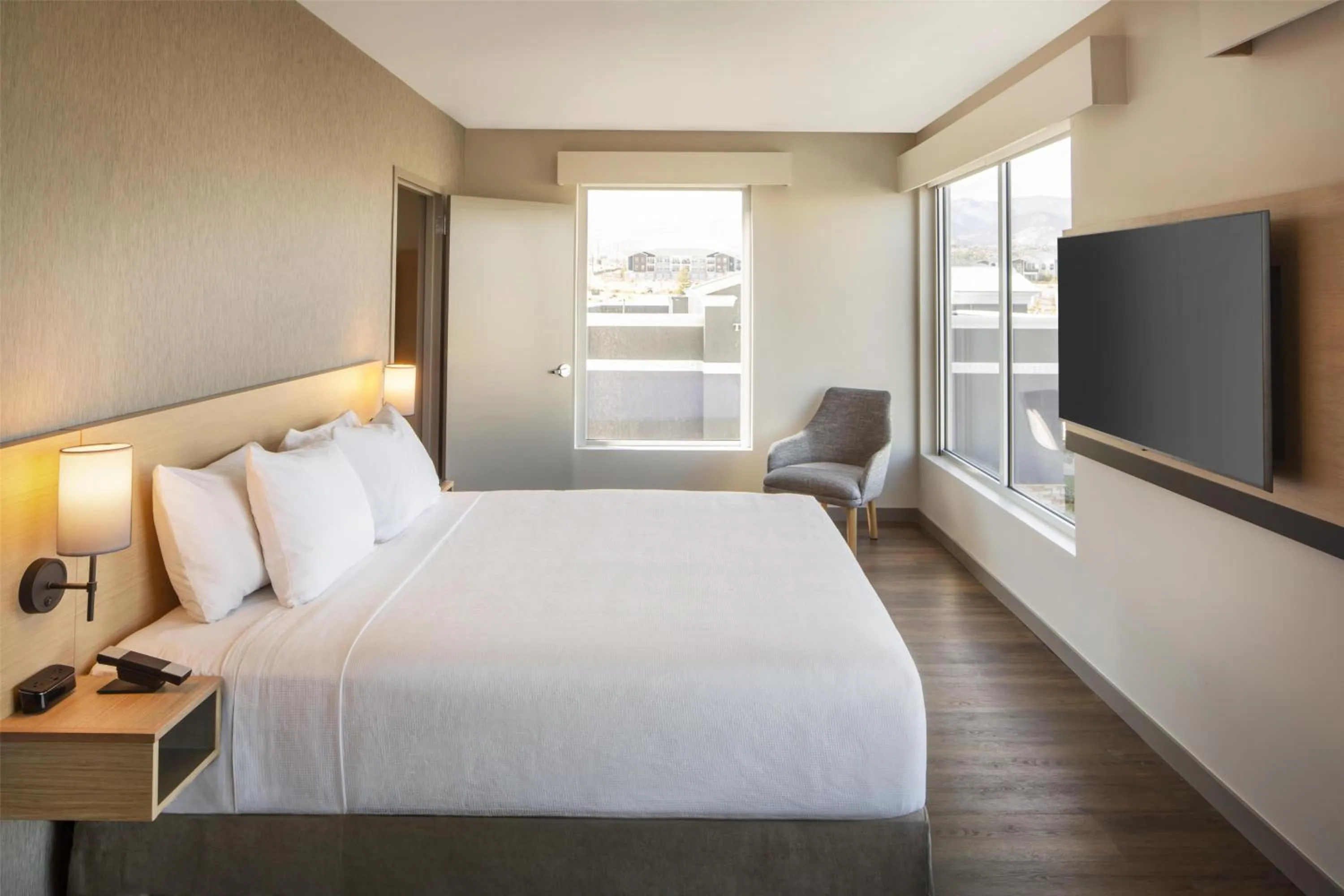 Photo of the whole room, Bed in Hyatt Place Reno