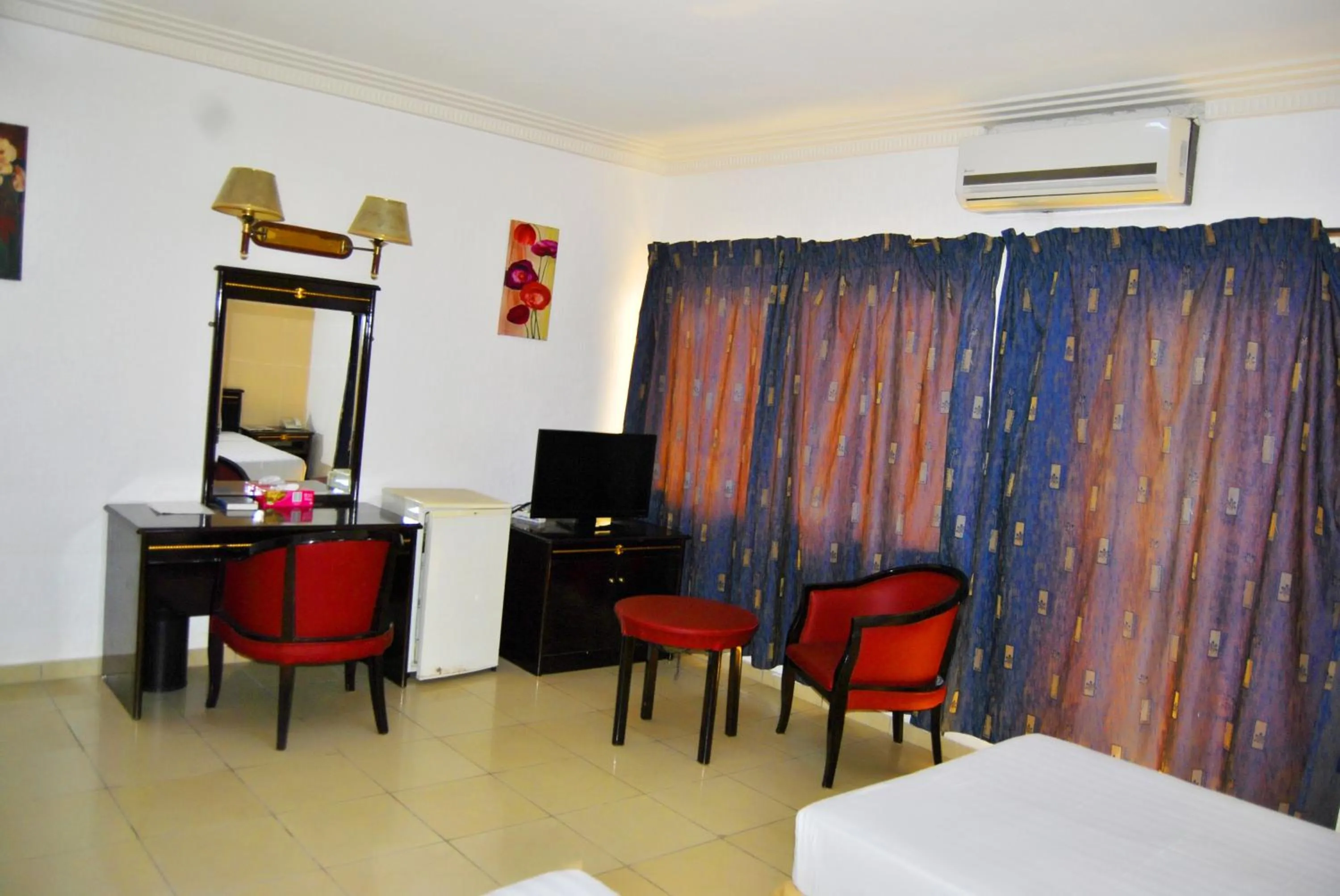 Photo of the whole room, Bed in Riviera Hotel Benin