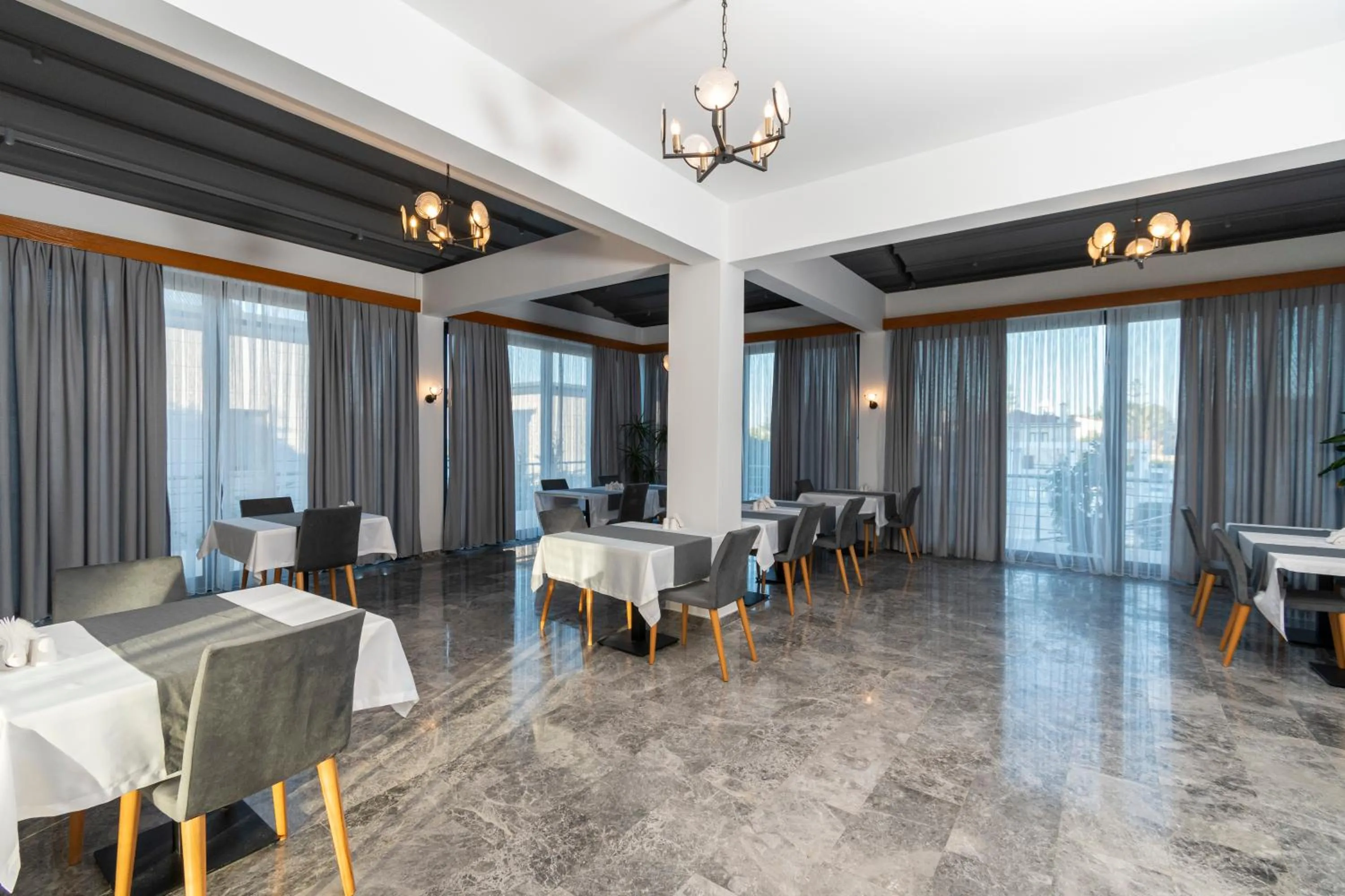 Bellapais Oasis Hotel