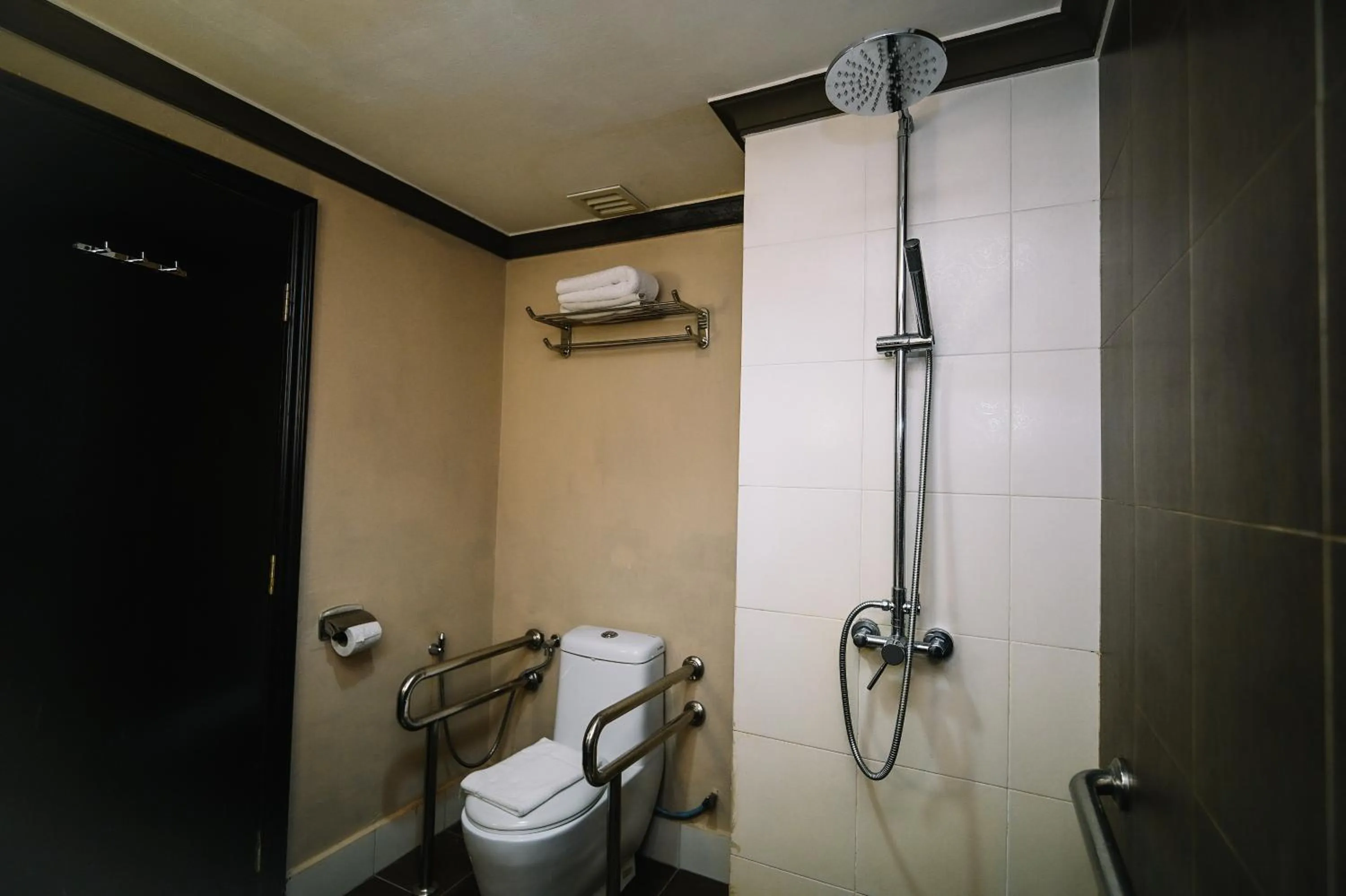Shower in Kingston Hotel 9 - Jonker Street Malacca