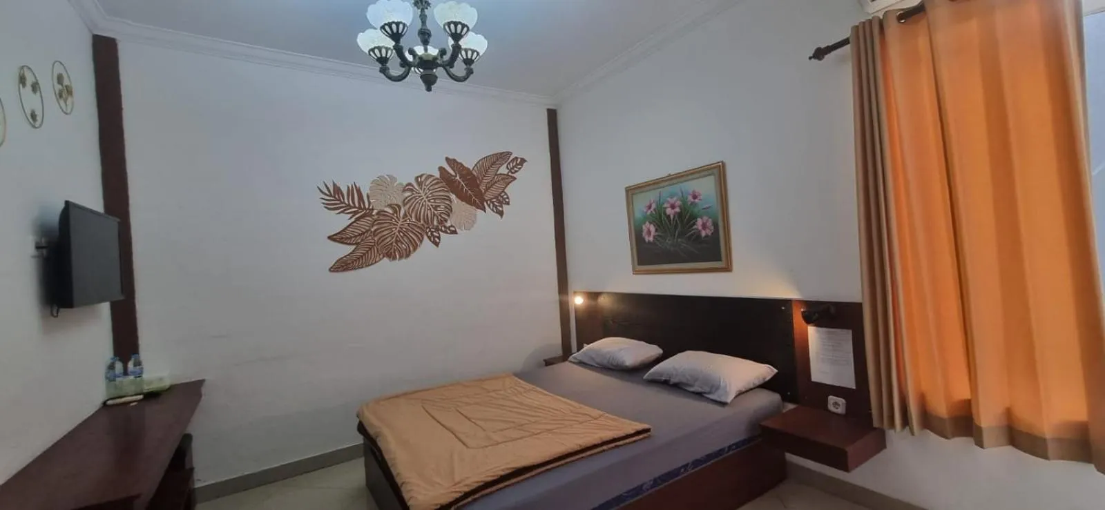 Photo of the whole room, Bed in Rays Residence