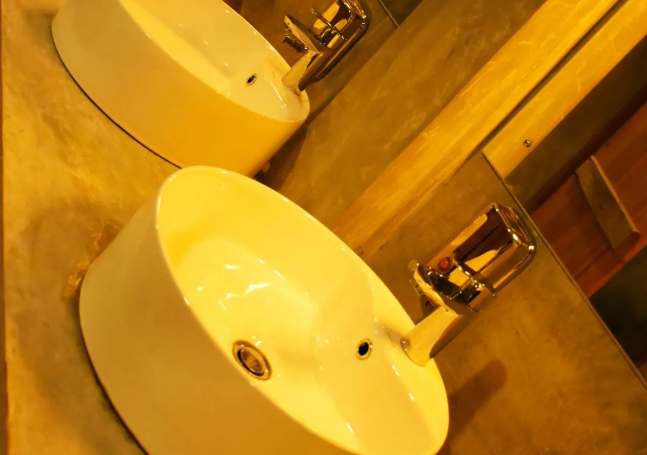 Bathroom in Belihuloya Adventure Camp By Eco Team