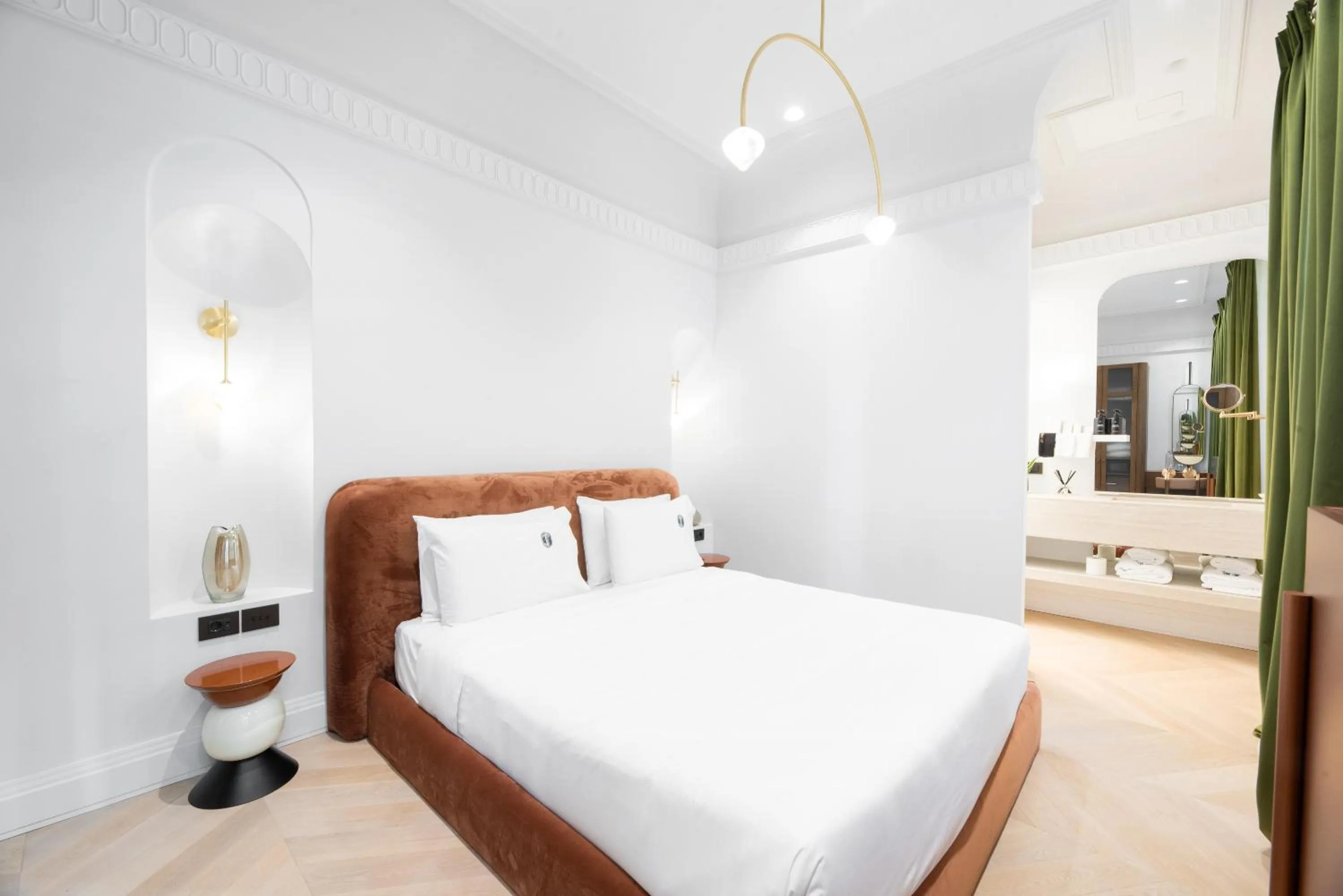 Bedroom, Bed in Emerald Hotel Athens