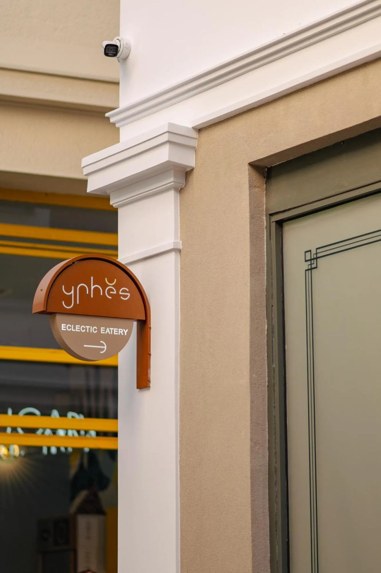 Restaurant/places to eat in Emerald Hotel Athens