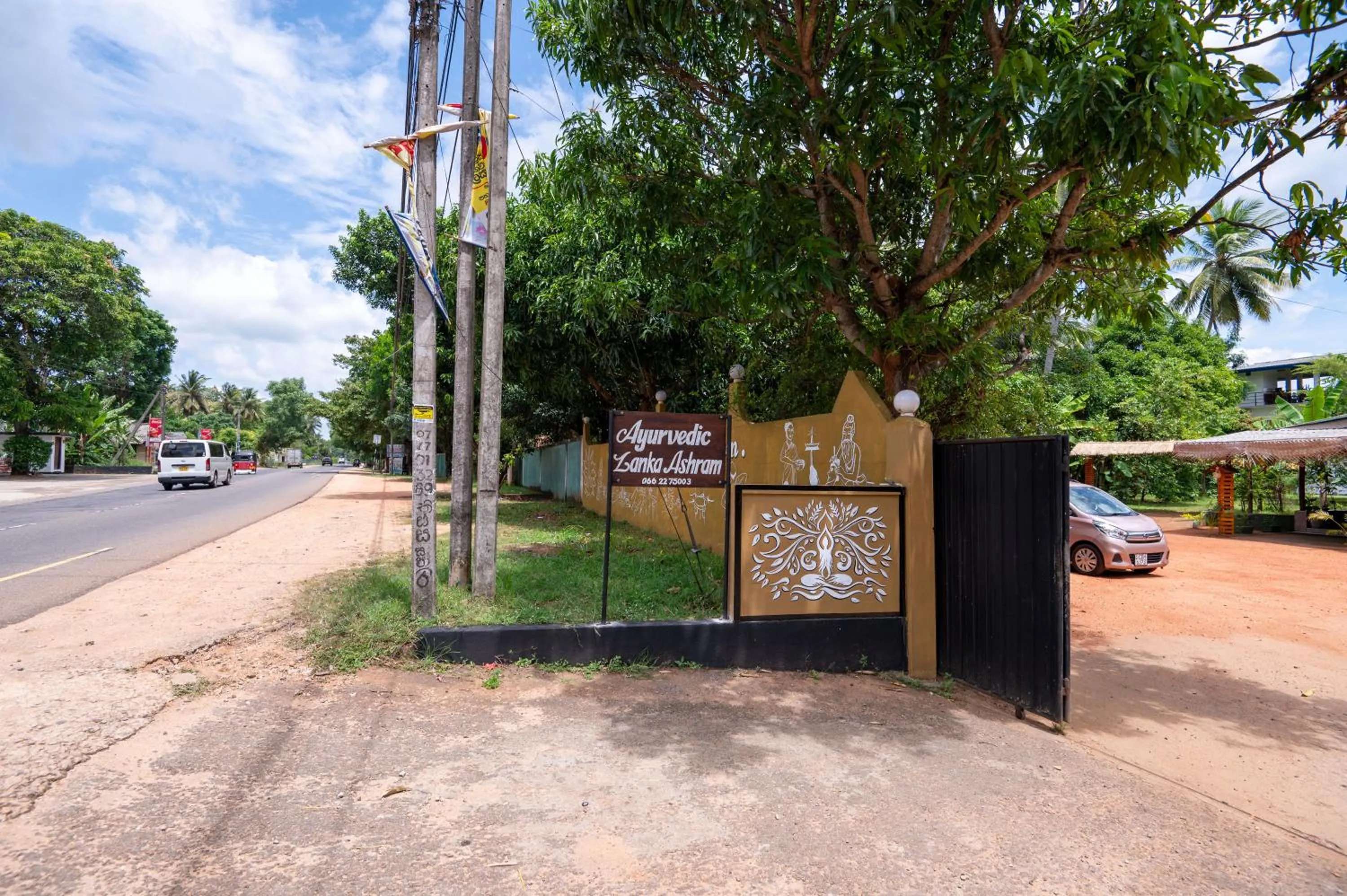 Facade/entrance in Ayurvedic Lanka Wellness Hotel