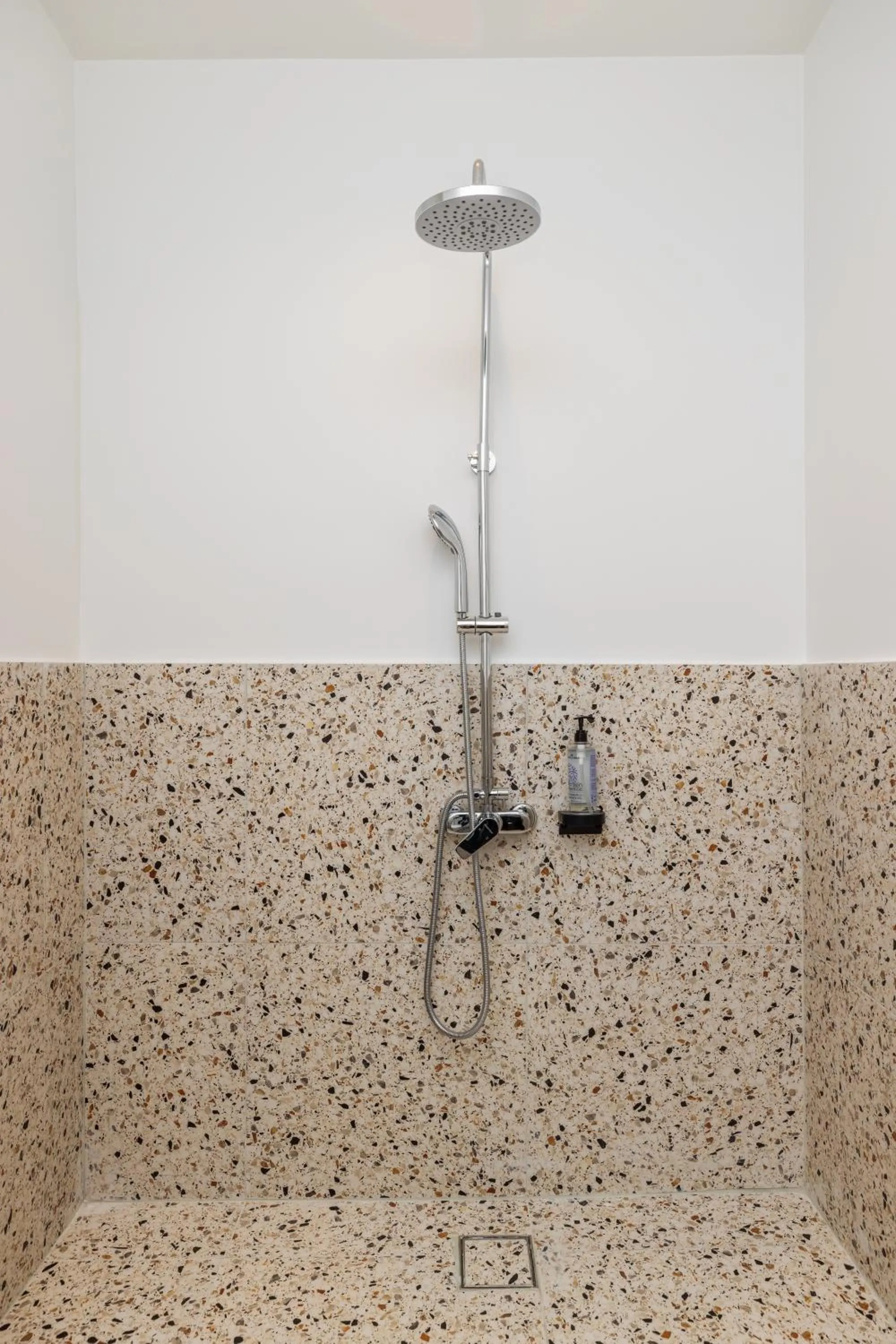 Shower in Soho Residence by halu!