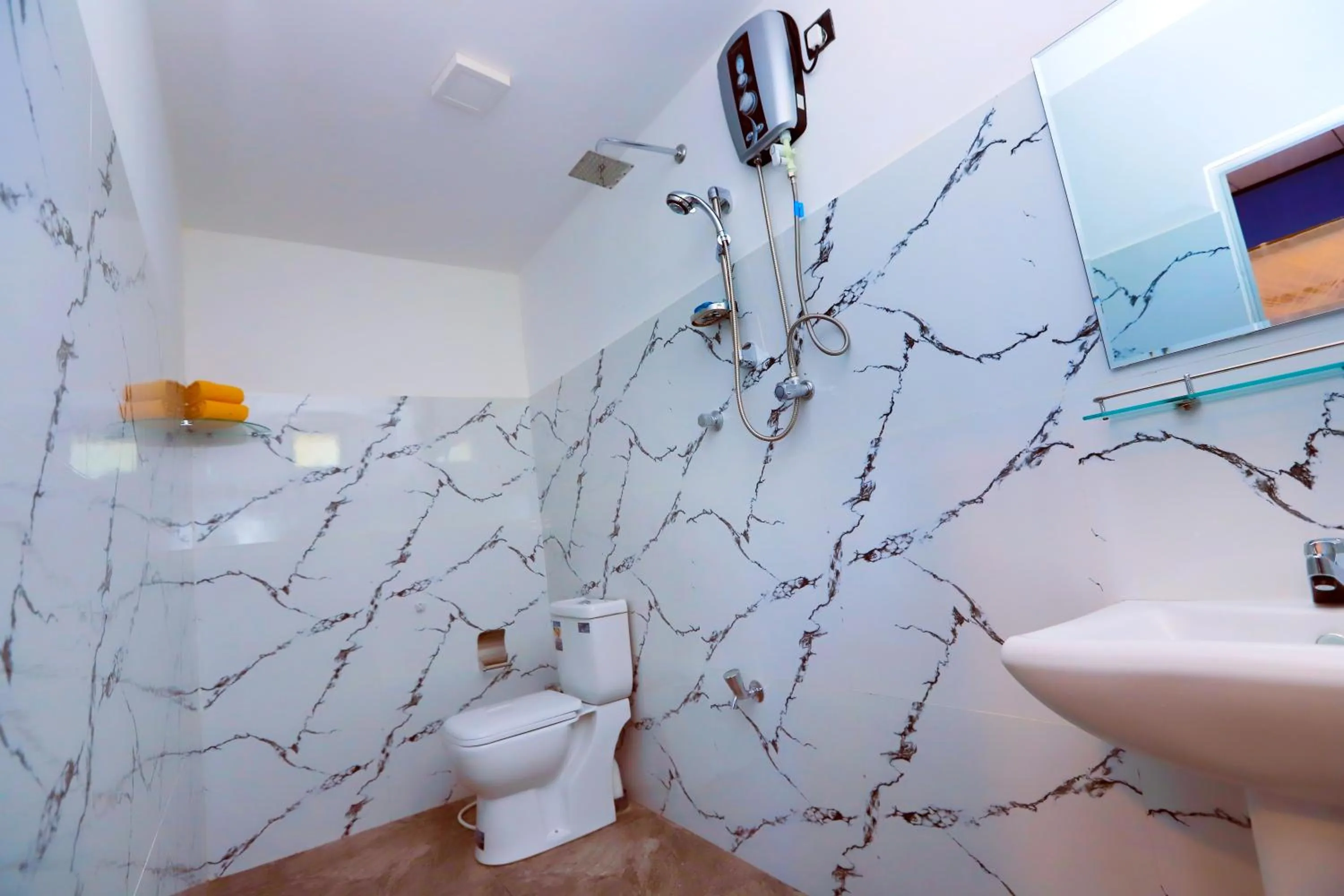 Shower in Dinsara Pearl Villa