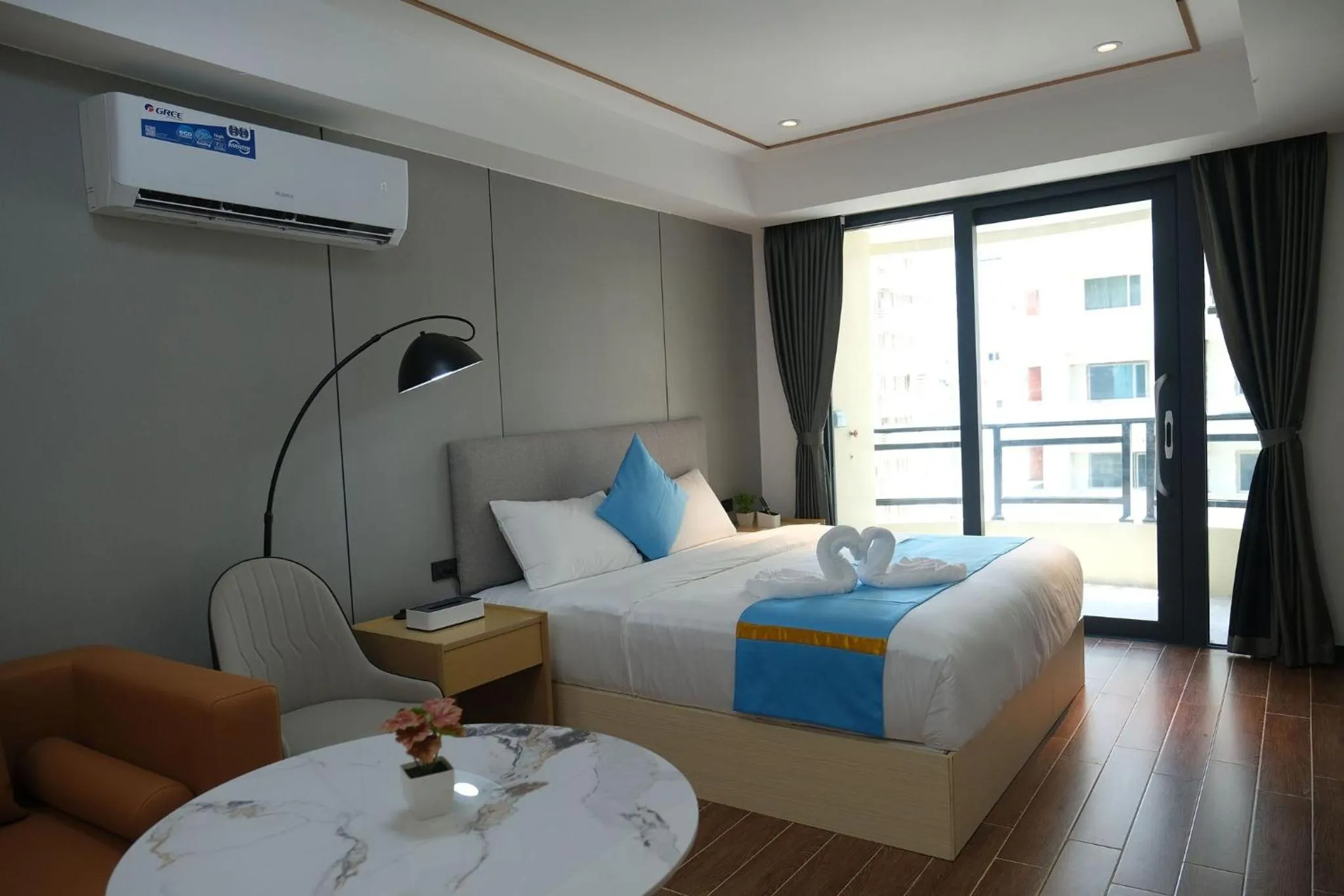 Bed in Golden Seagulls Hotel