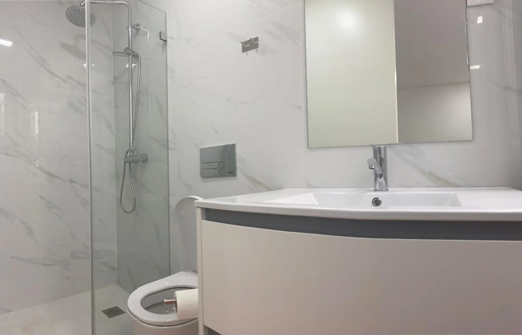 Shower in Casa Augusta 6