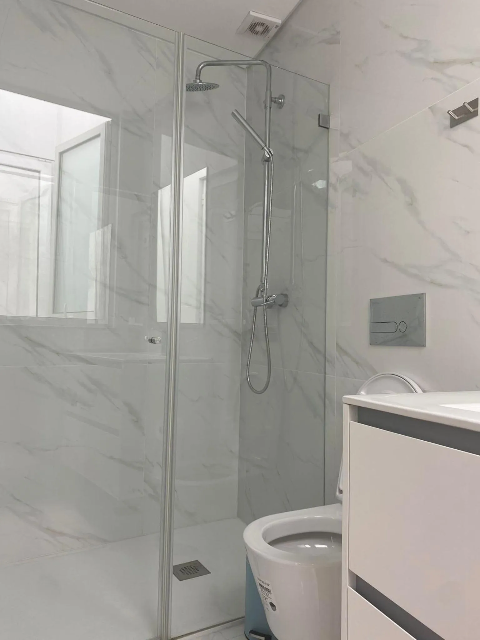 Shower in Casa Augusta 6