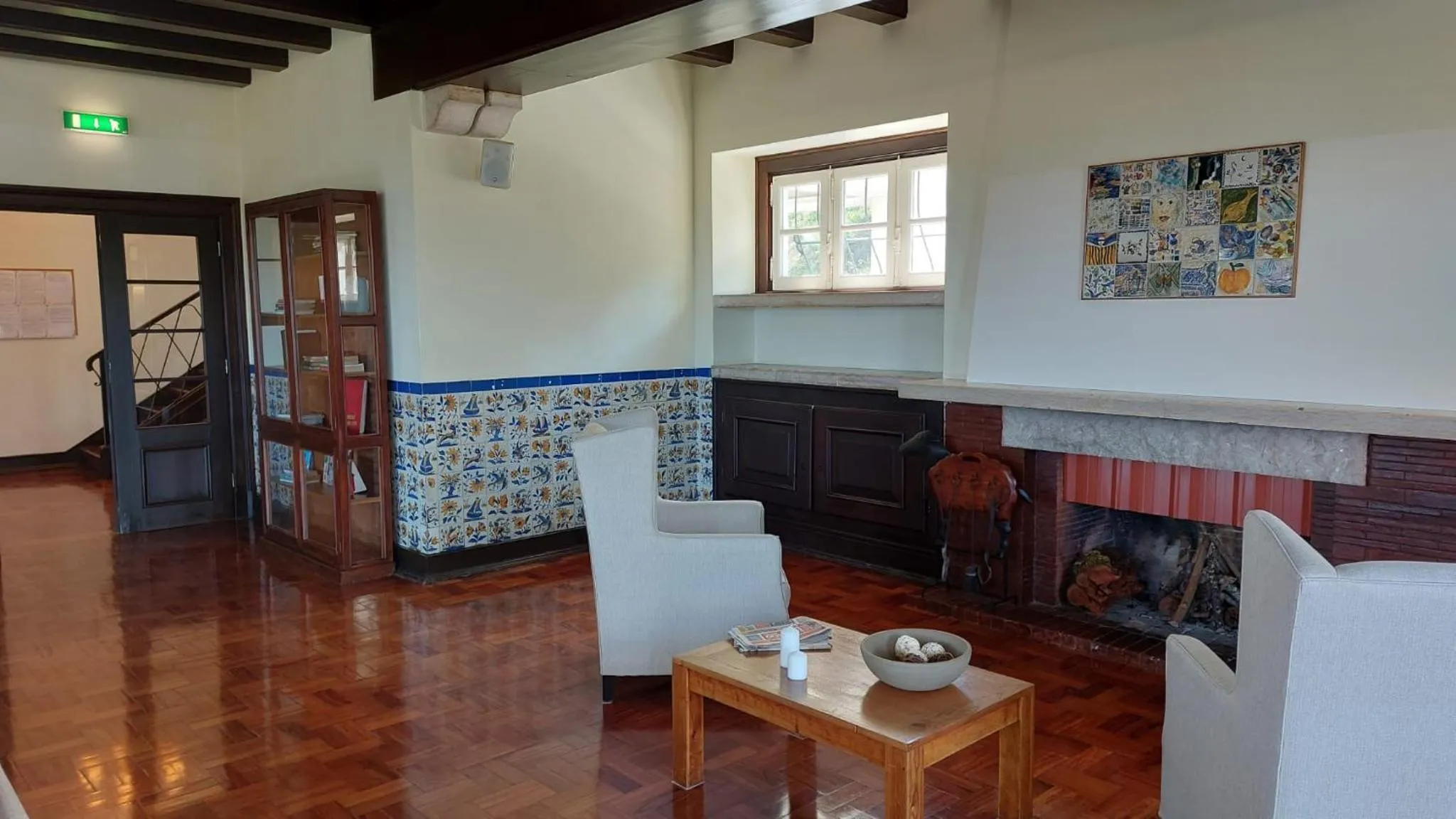 Communal lounge/ TV room in HI Alfeizerão – Pousada de Juventude