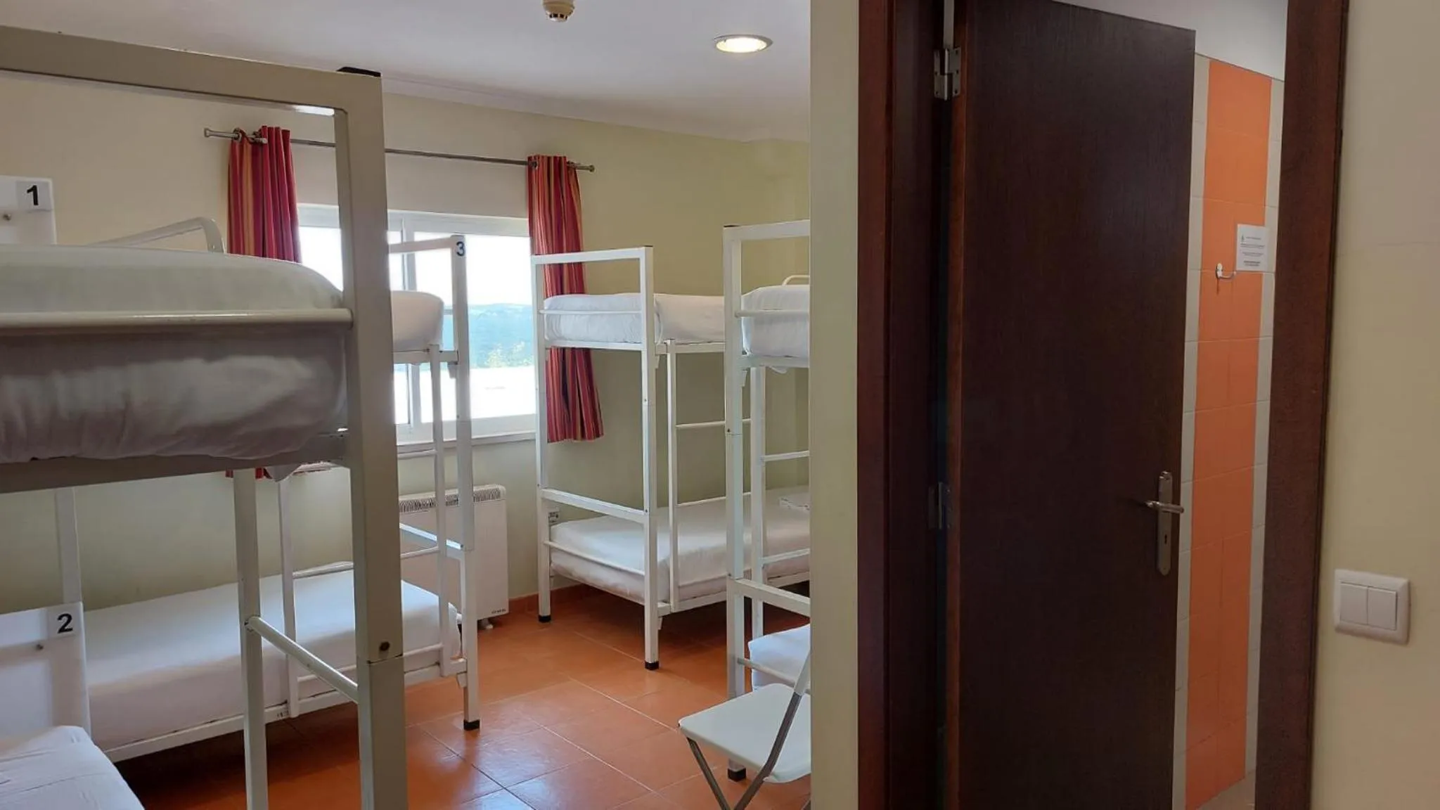 Bed in HI Alfeizerão – Pousada de Juventude