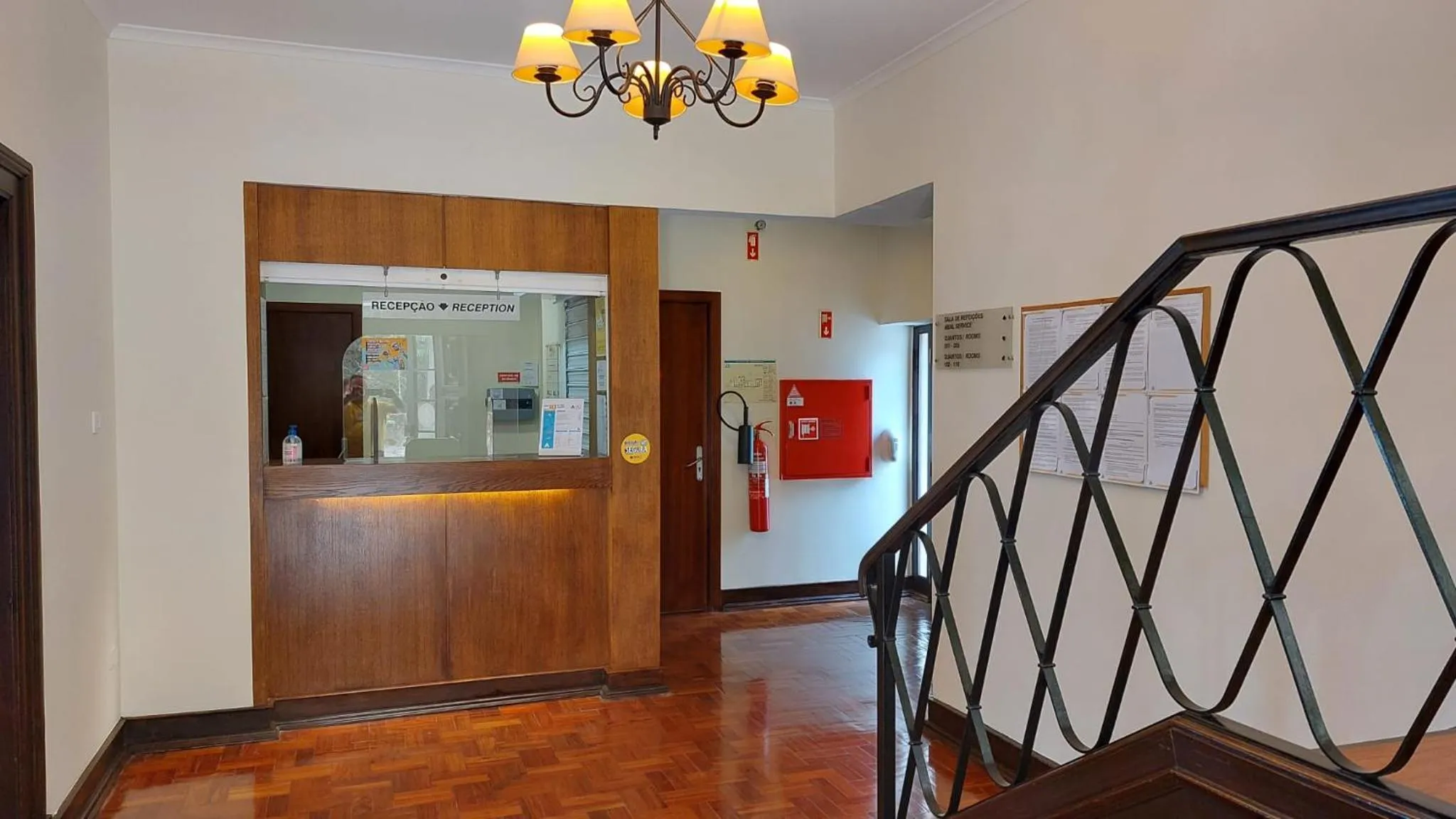 Lobby or reception in HI Alfeizerão – Pousada de Juventude