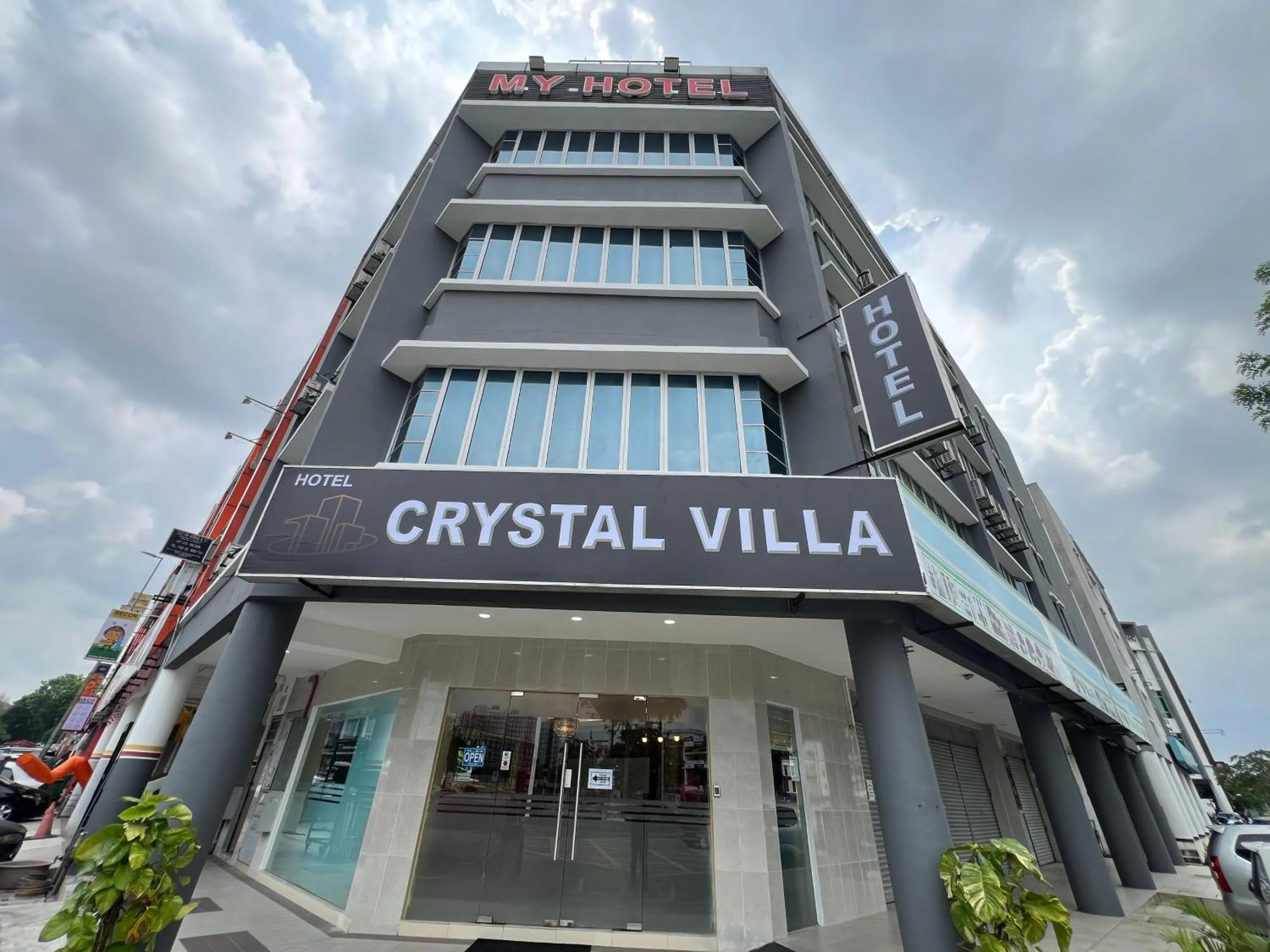 Hotel Crystal Villa