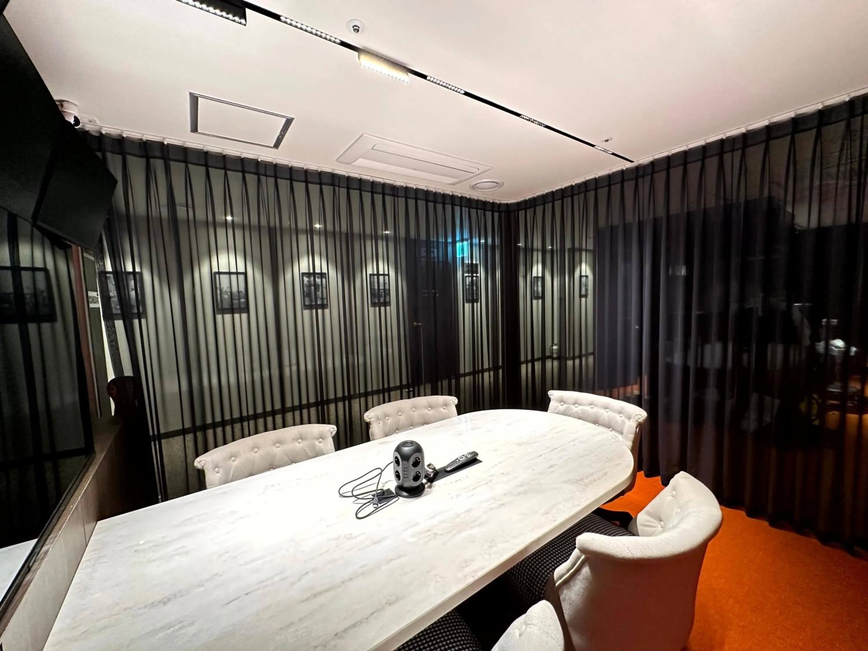 Business facilities in Nomad Live Hostel