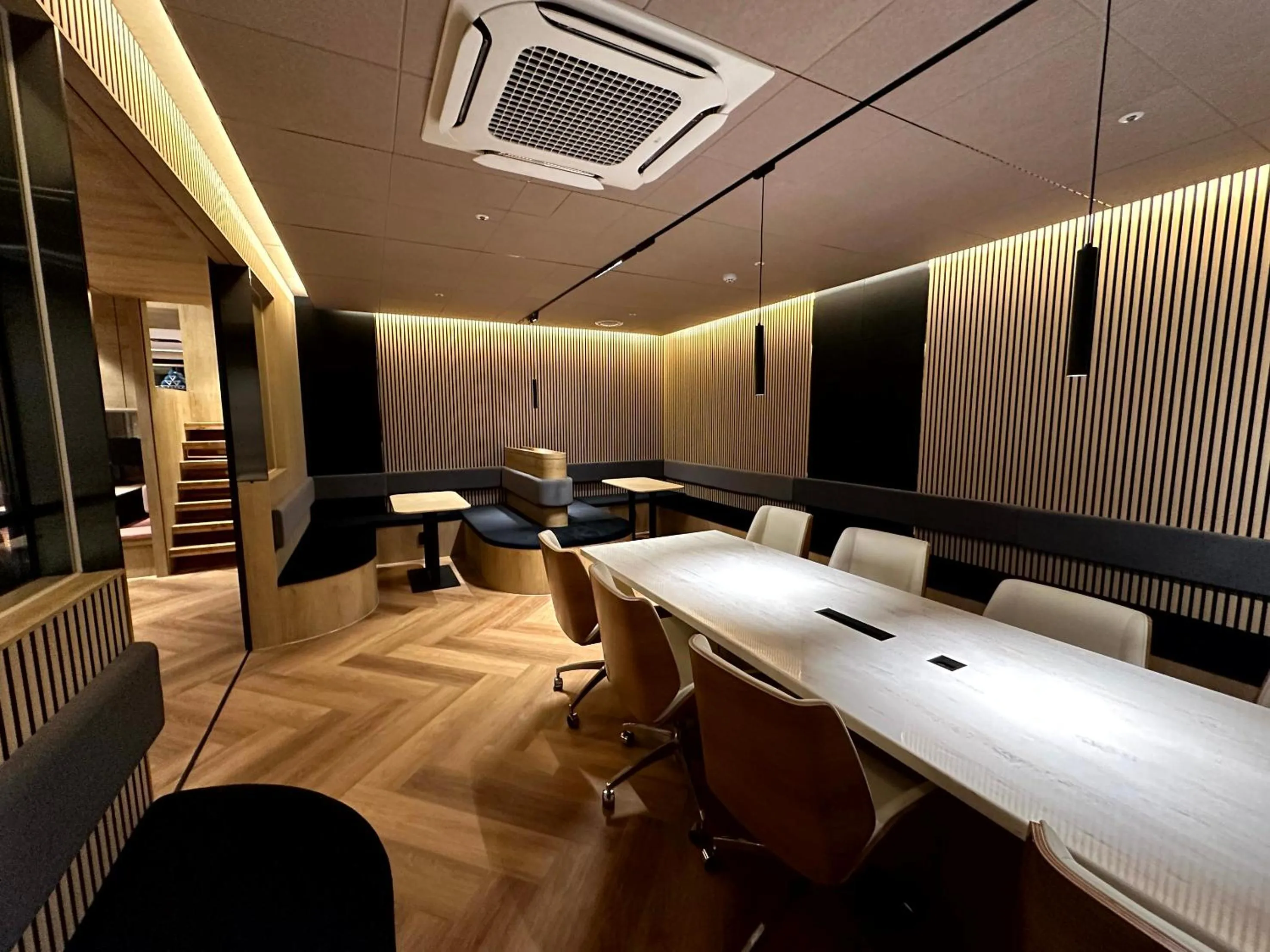 Communal lounge/ TV room in Nomad Live Hostel