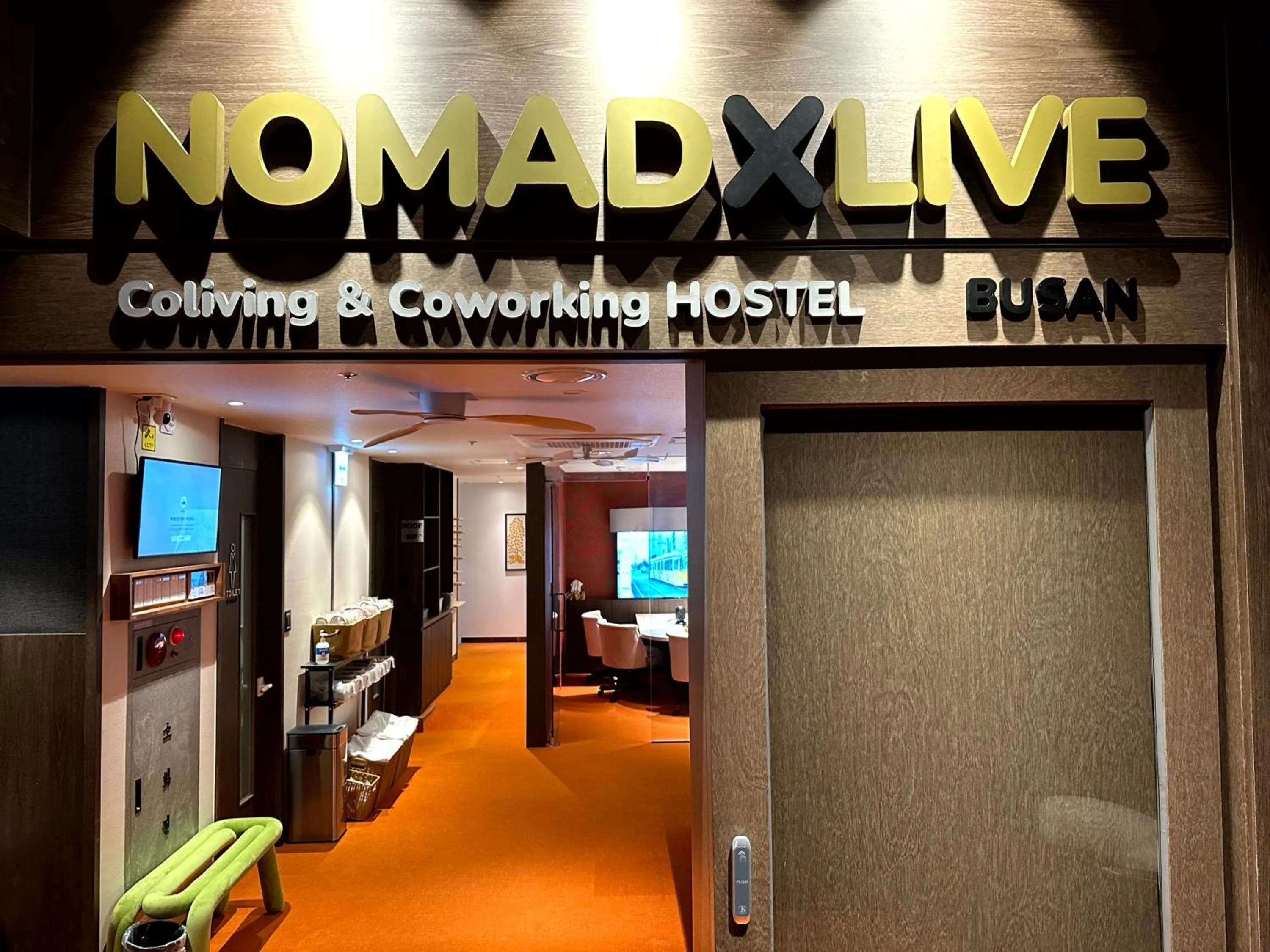 Facade/entrance in Nomad Live Hostel
