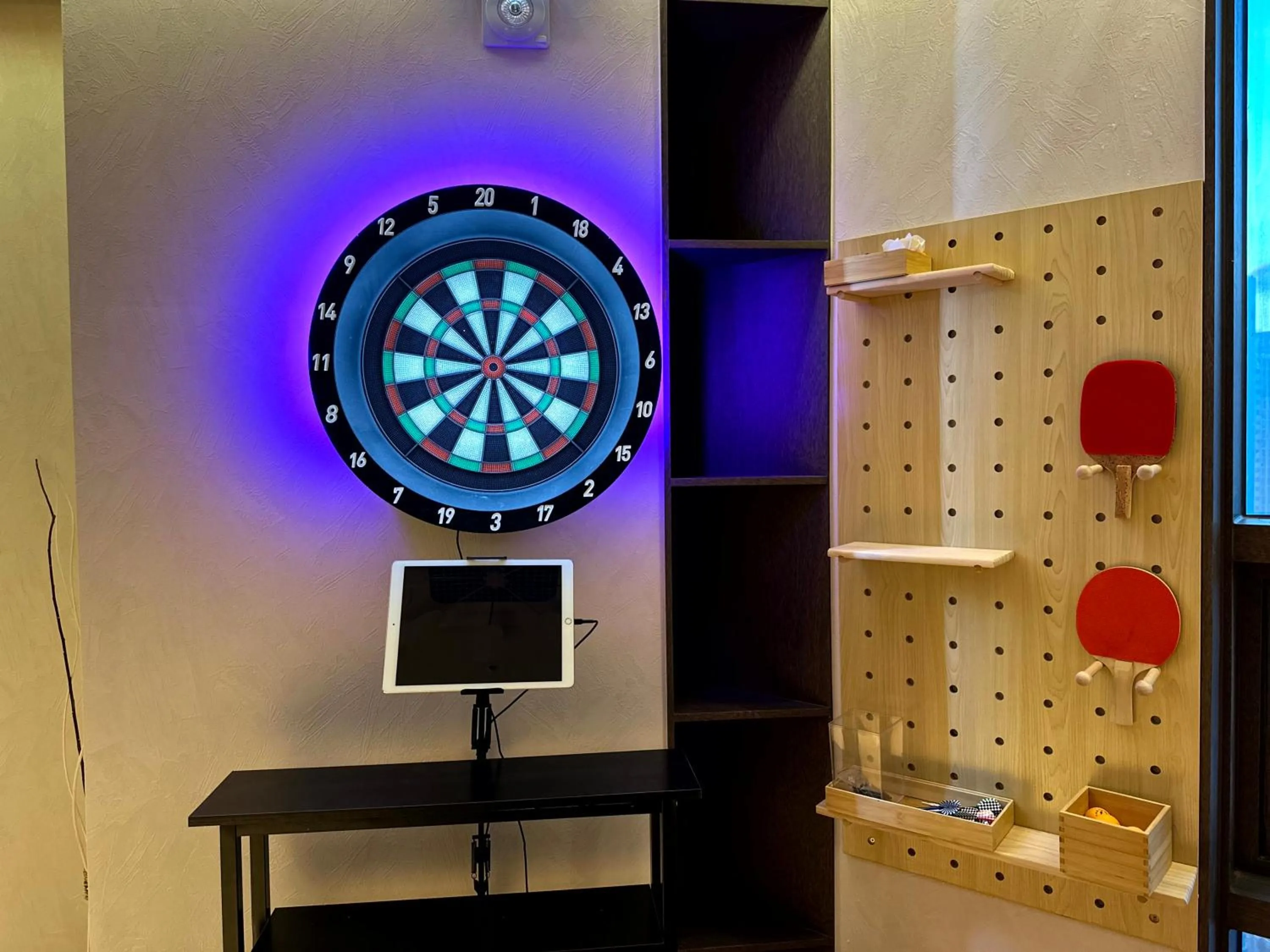 Darts in Nomad Live Hostel