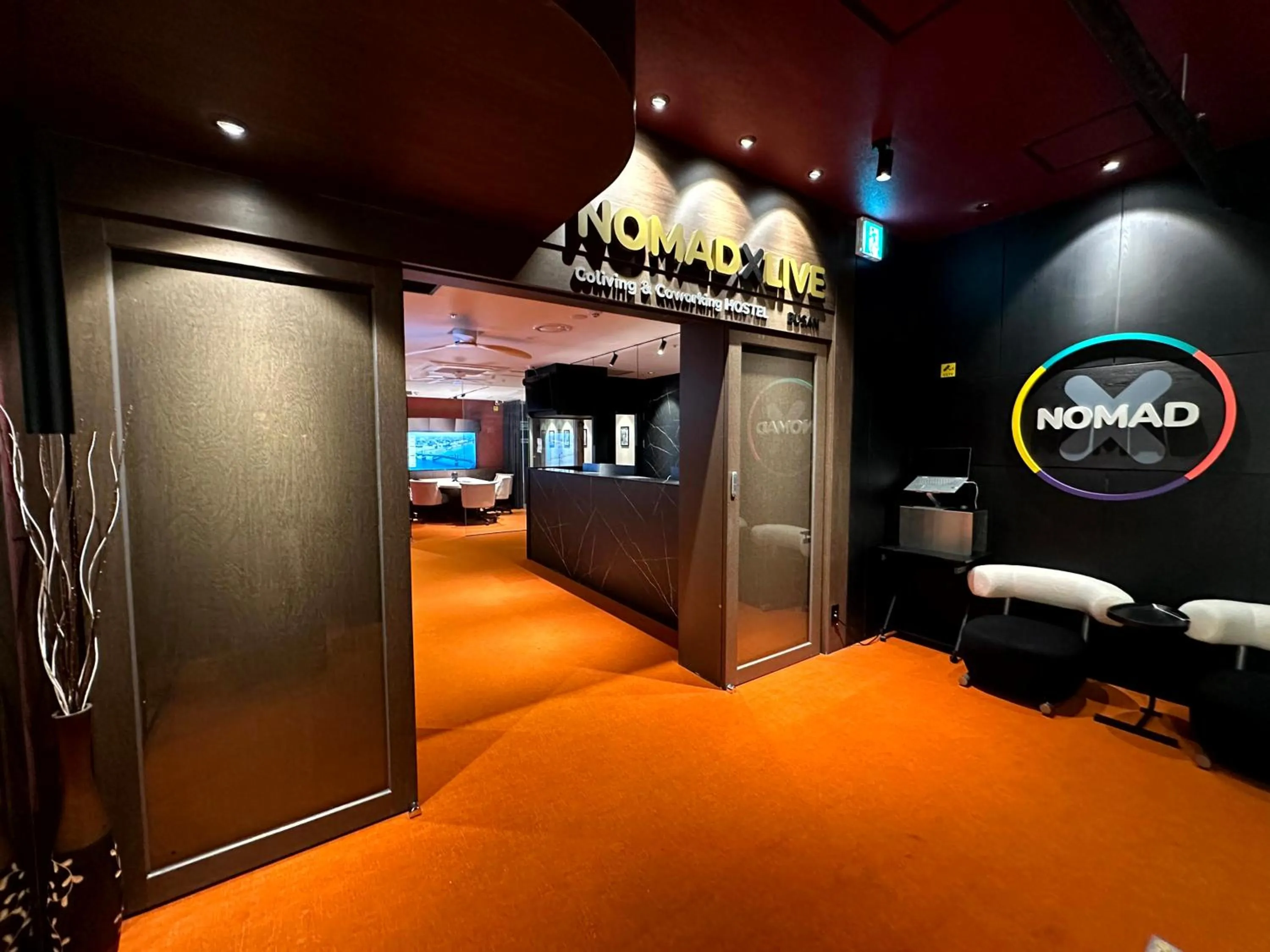 Facade/entrance in Nomad Live Hostel