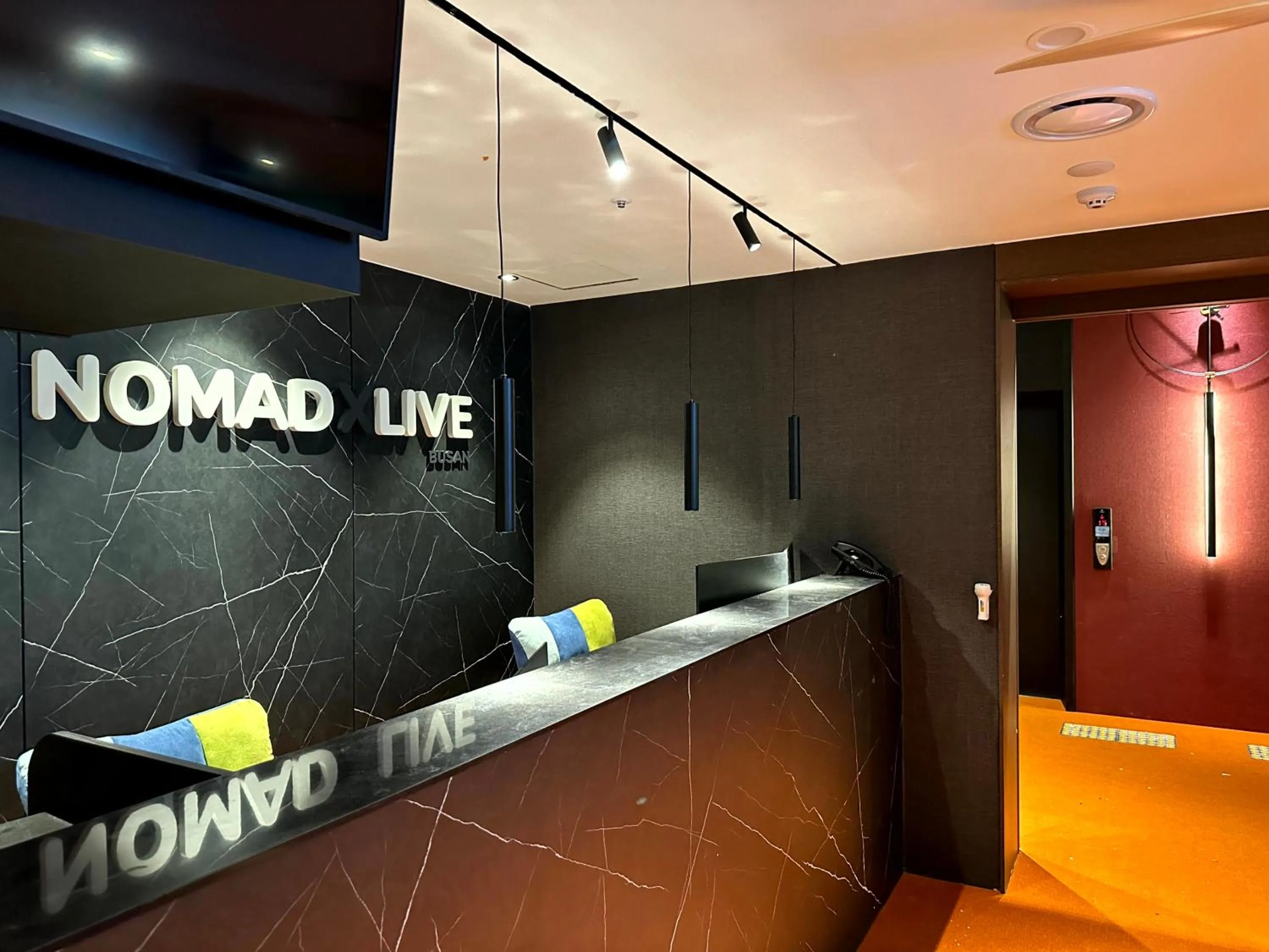 Lobby or reception in Nomad Live Hostel