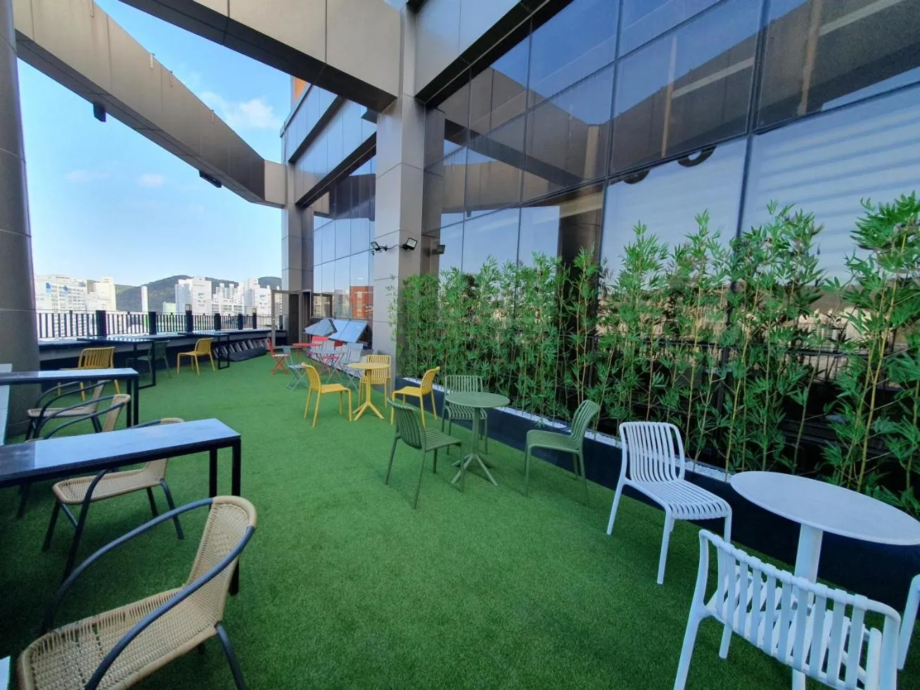 Business facilities in Nomad Live Hostel