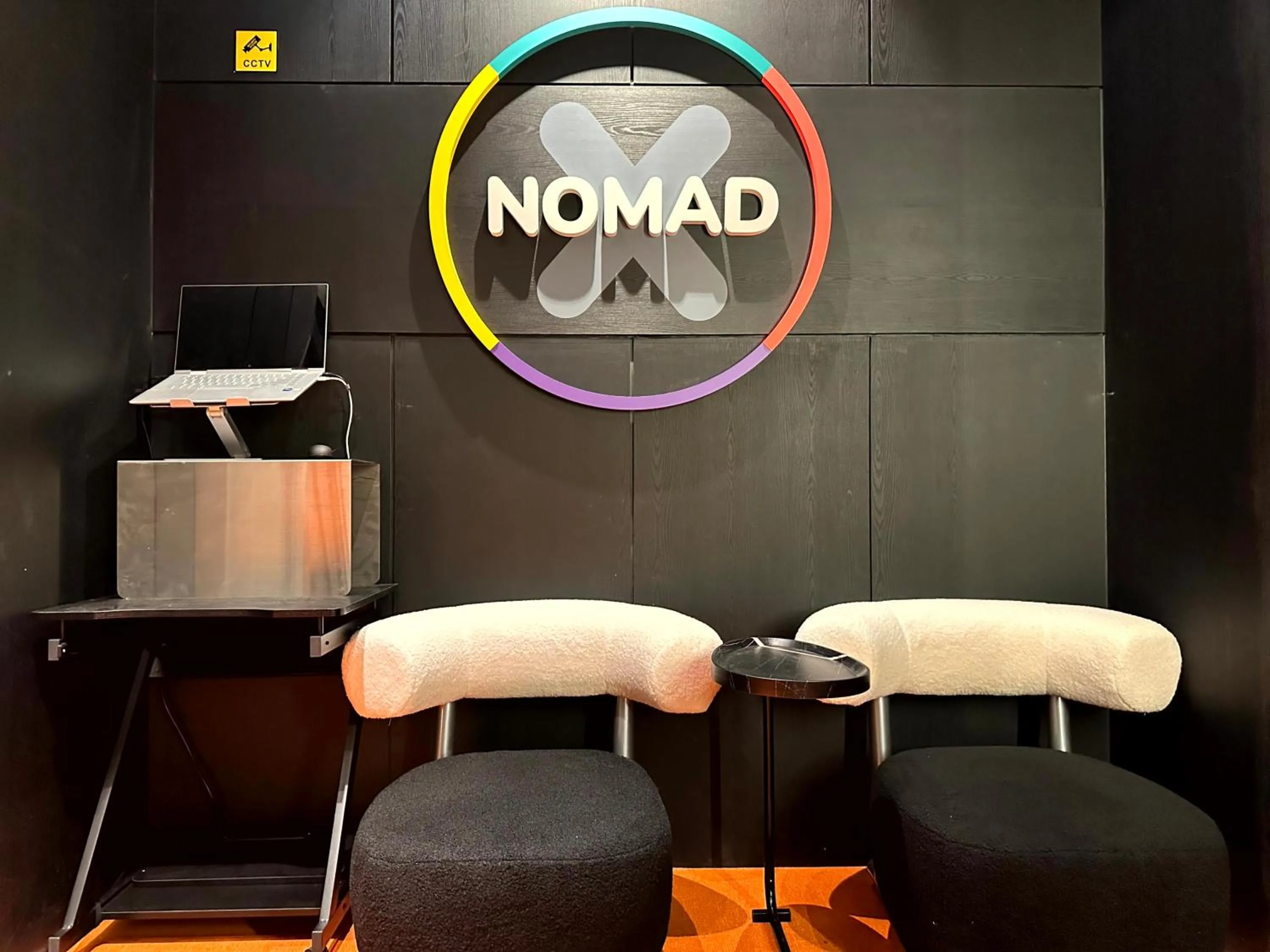 Facade/entrance in Nomad Live Hostel