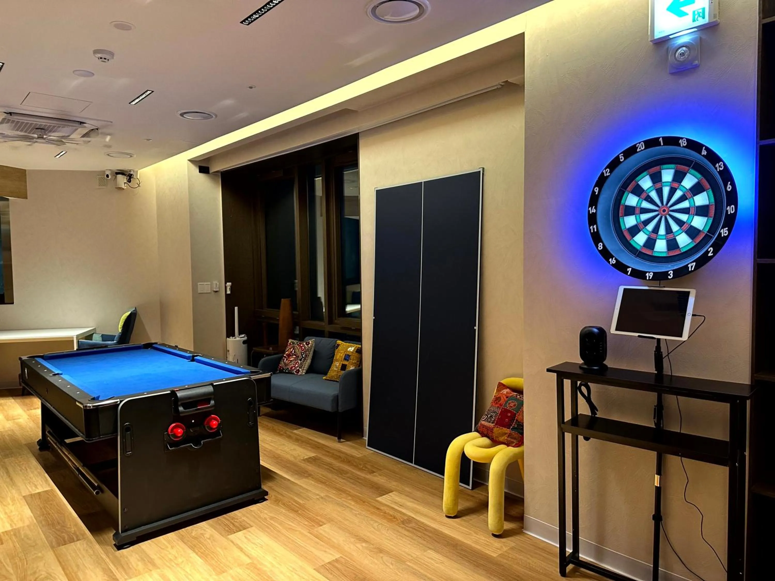 Darts in Nomad Live Hostel