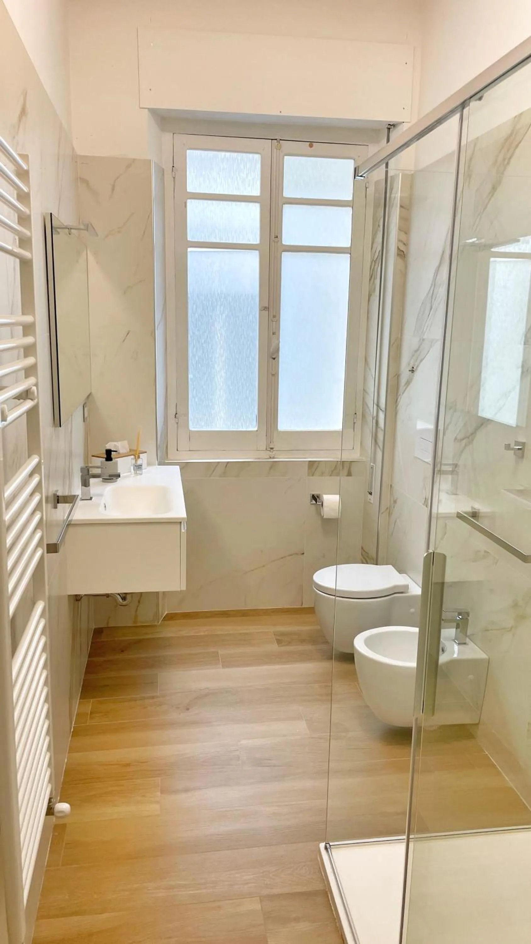 Shower in Color Houses Pescara Centro