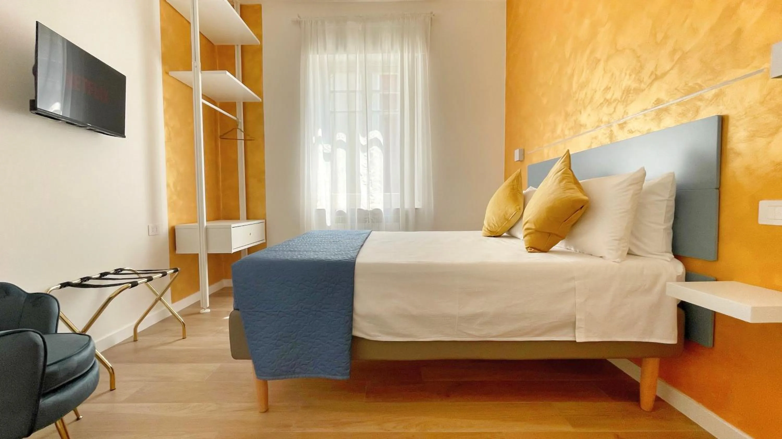 Bed in Color Houses Pescara Centro