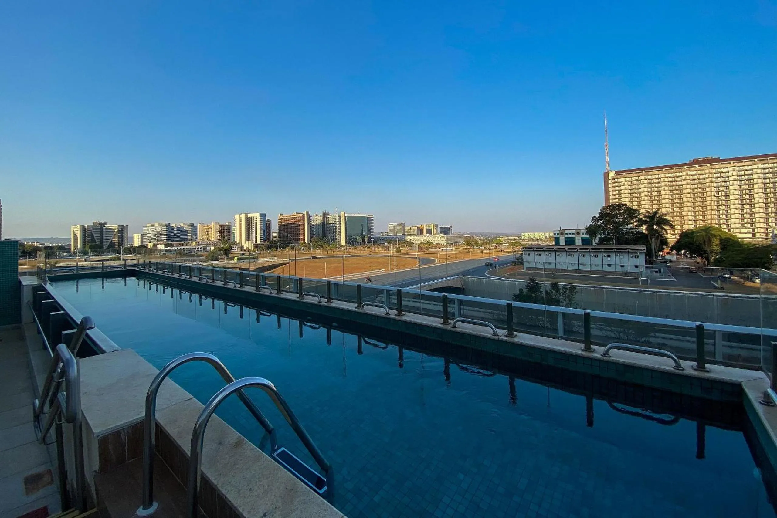Swimming pool in OZPED Flats Particulares Edifício Alvorada