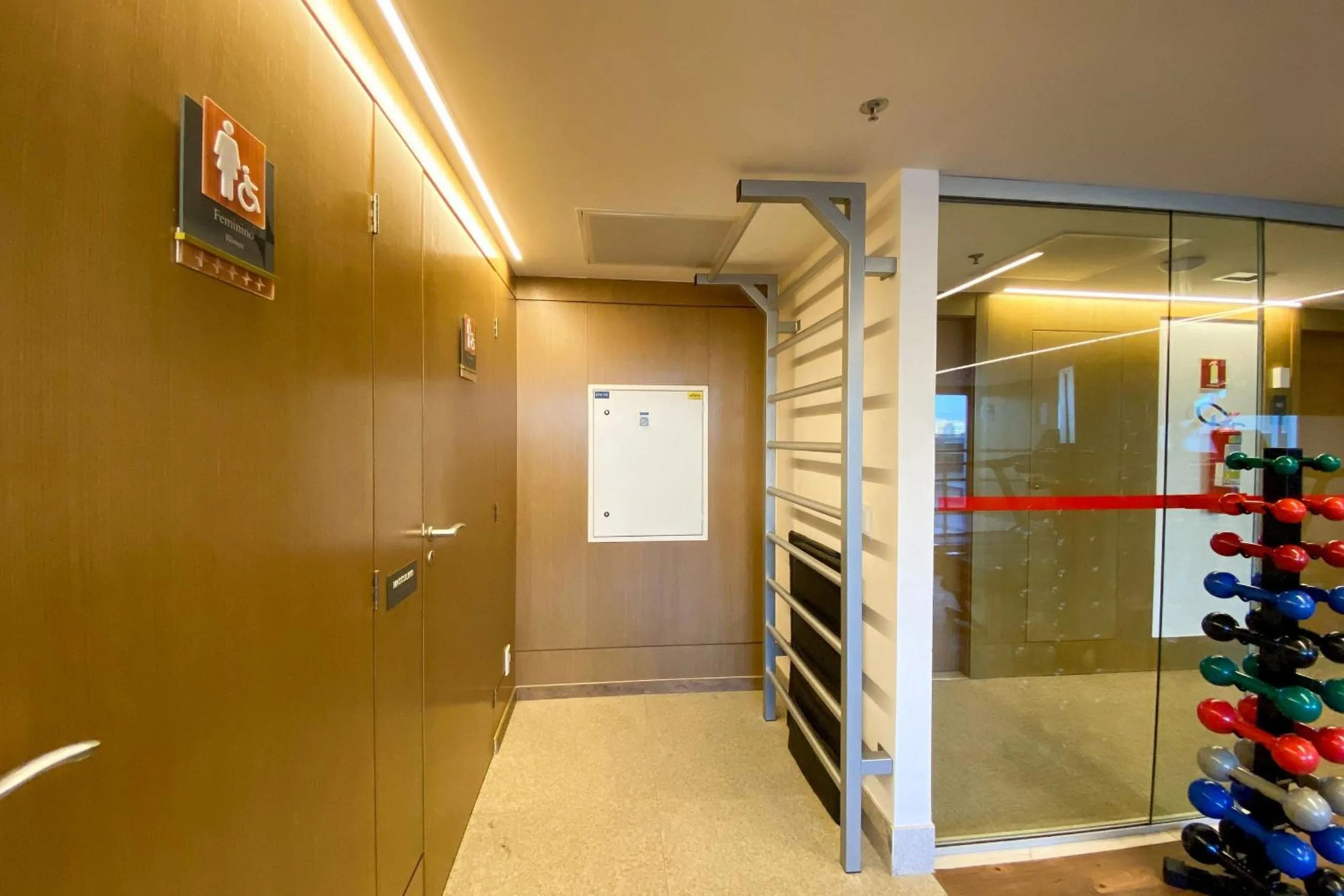 Fitness centre/facilities in OZPED Flats Particulares Edifício Alvorada