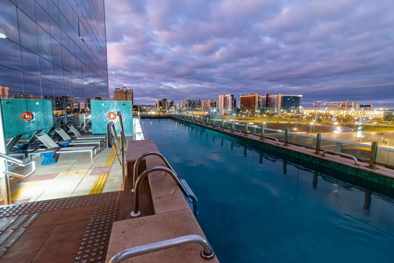 Swimming pool in OZPED Flats Particulares Edifício Alvorada