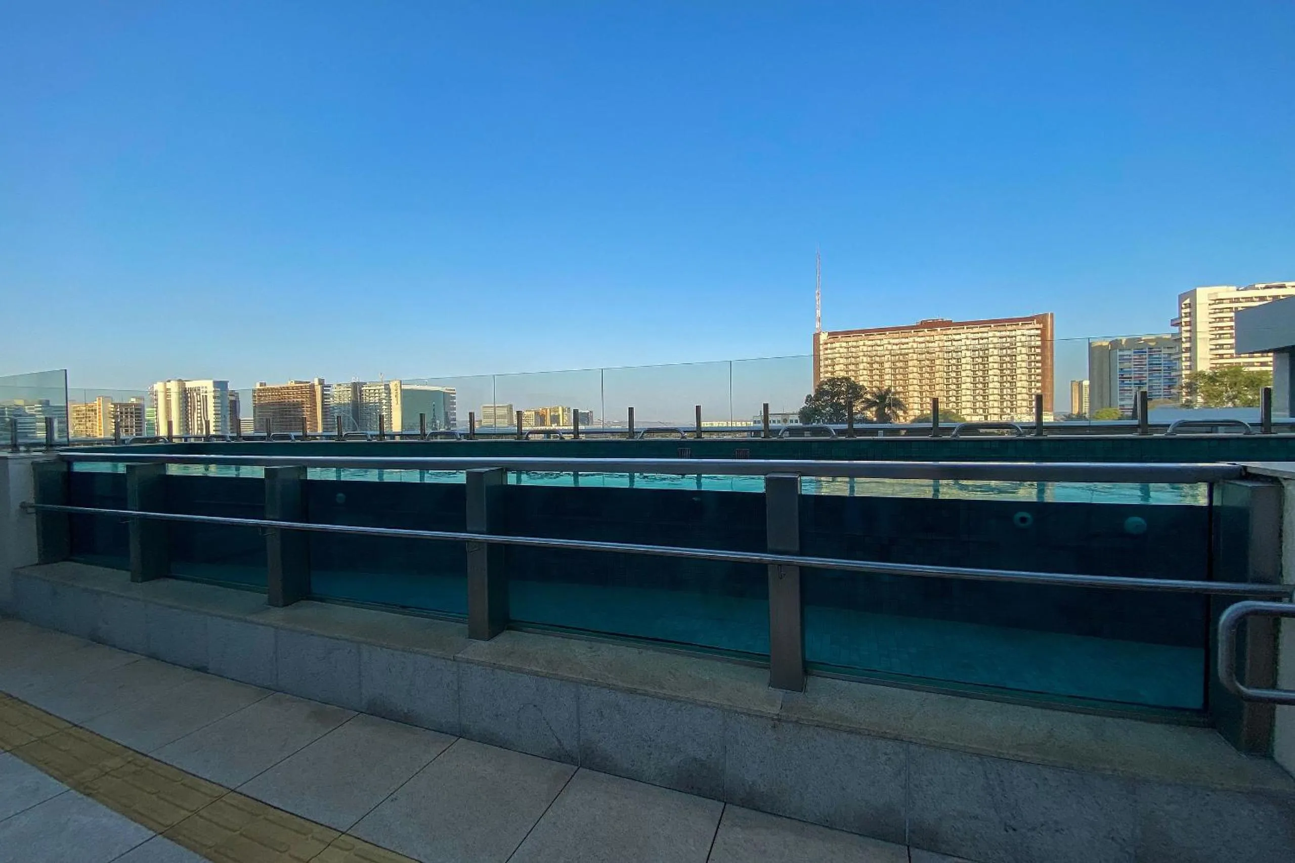 Swimming pool in OZPED Flats Particulares Edifício Alvorada