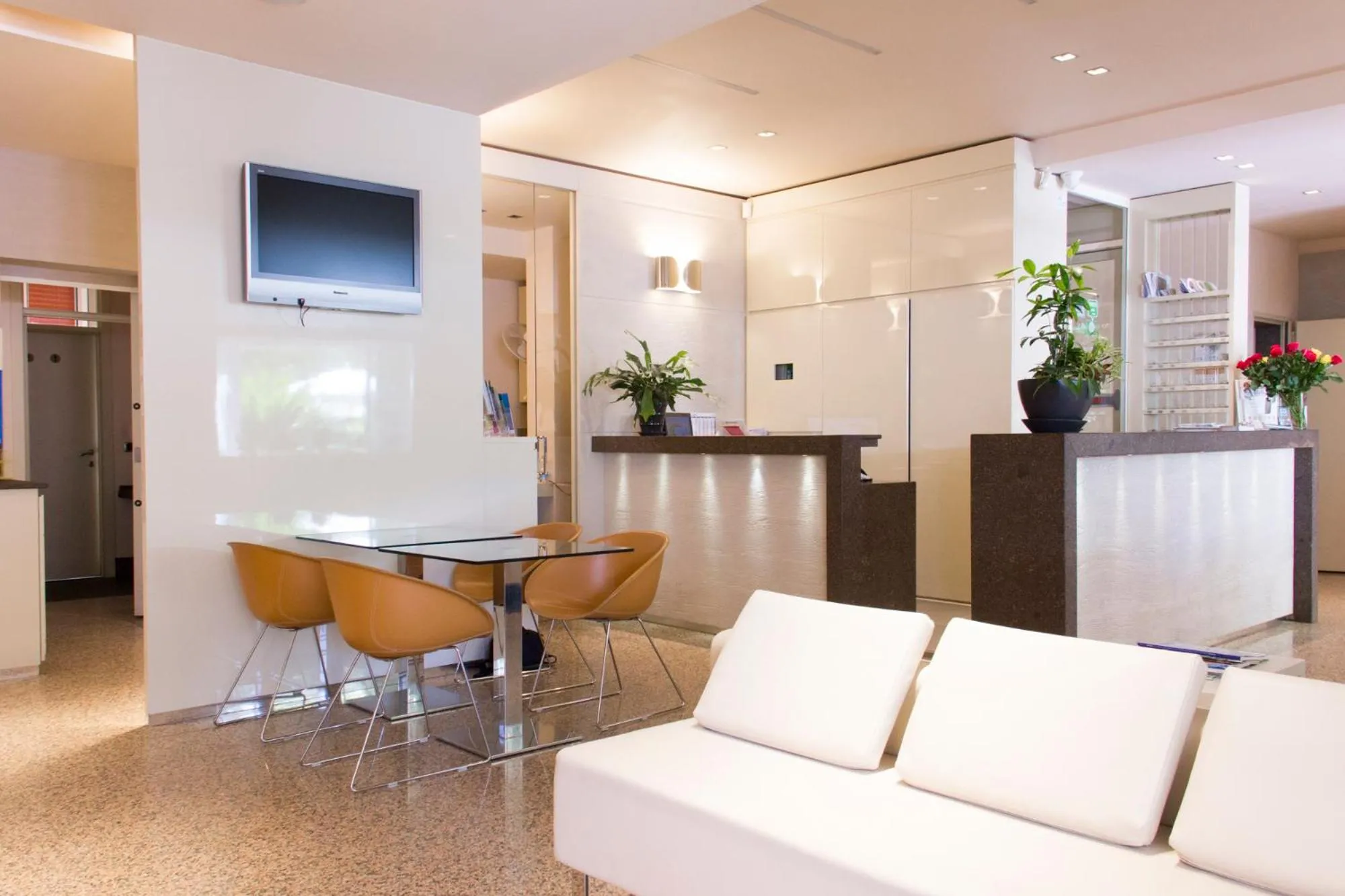 Communal lounge/ TV room in Hotel Rosenblatt