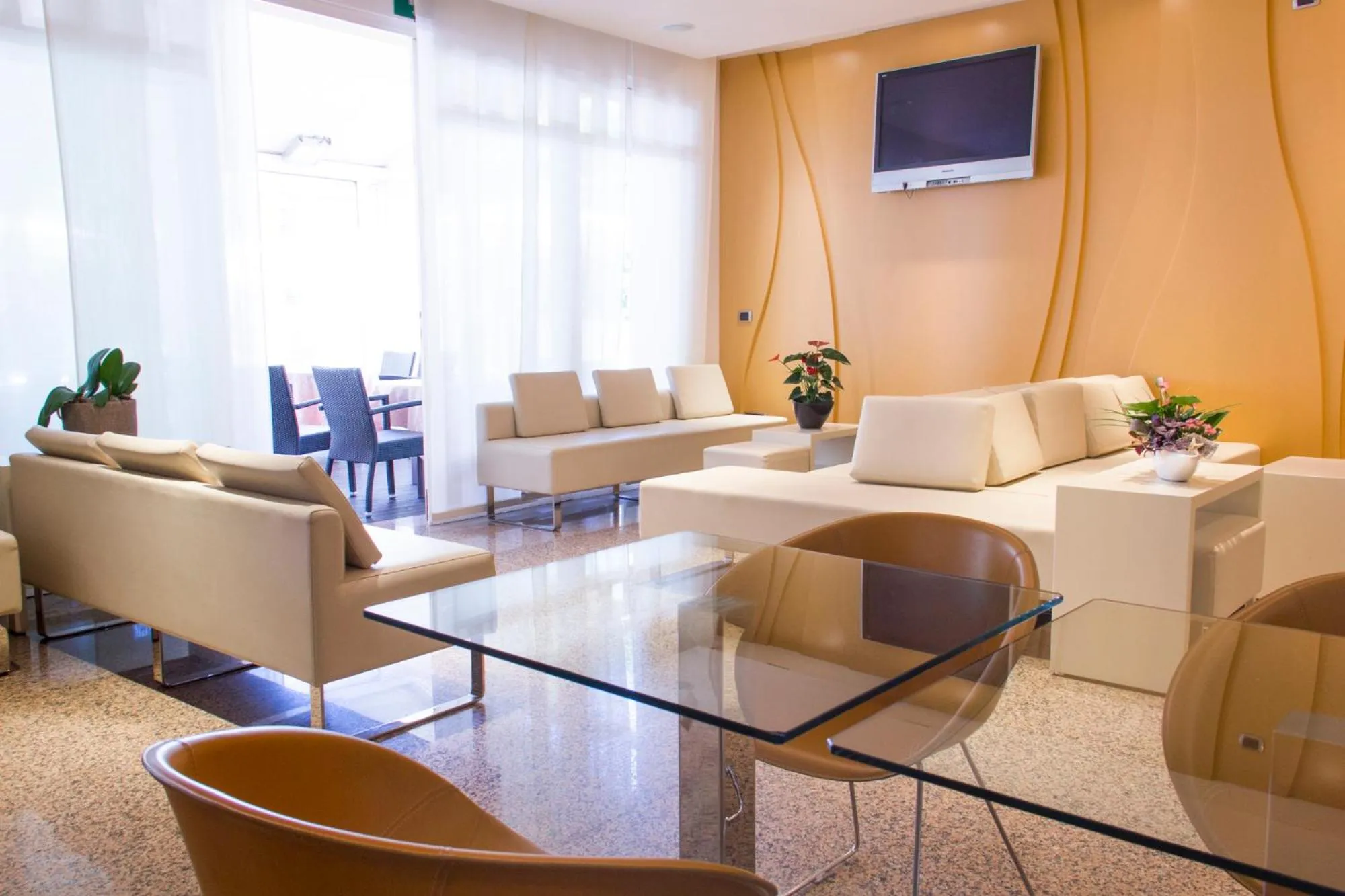 Communal lounge/ TV room in Hotel Rosenblatt