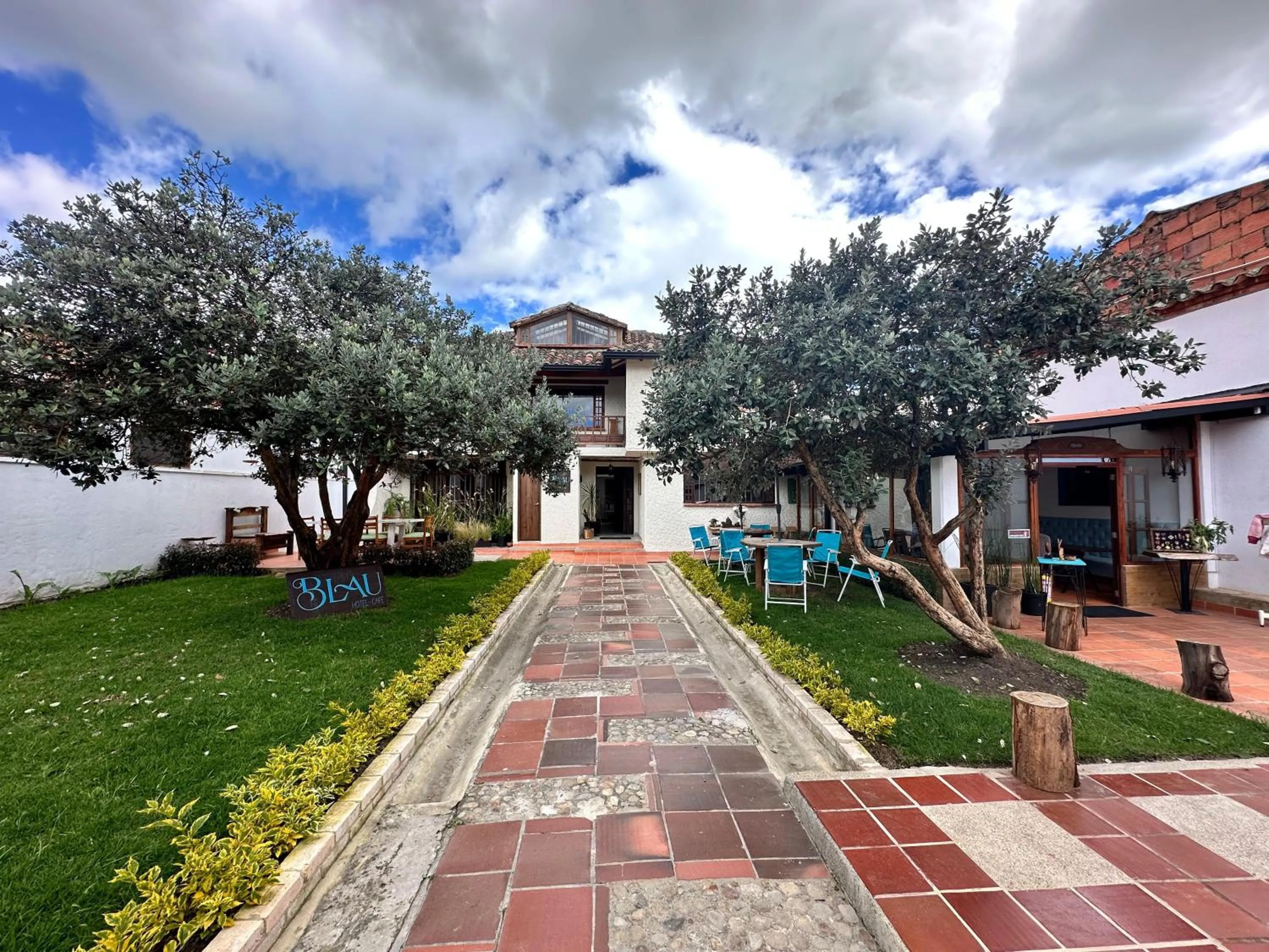 Property building in Blau Hotel&Café