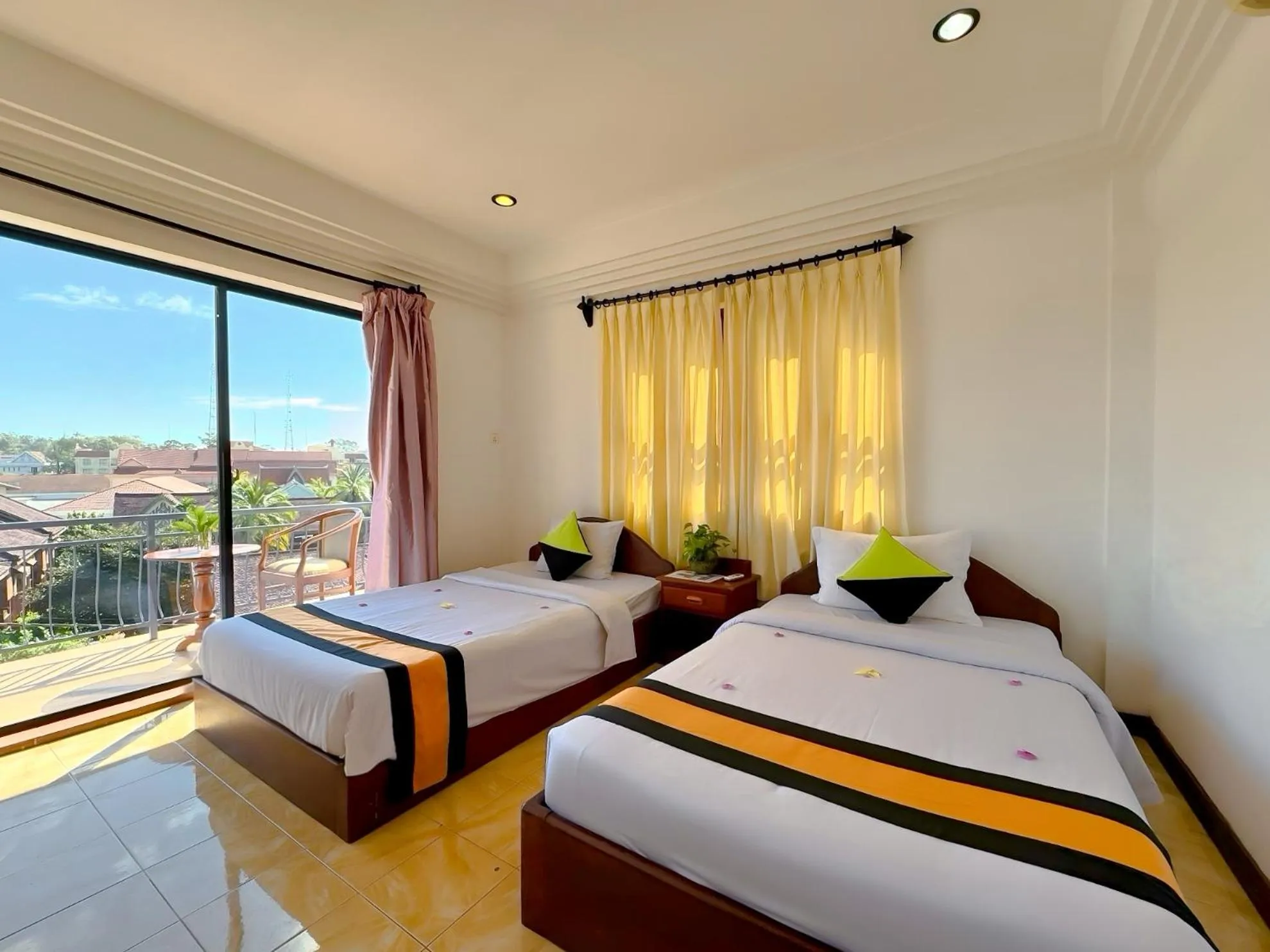 Guests, Bed in VPlus Hotel