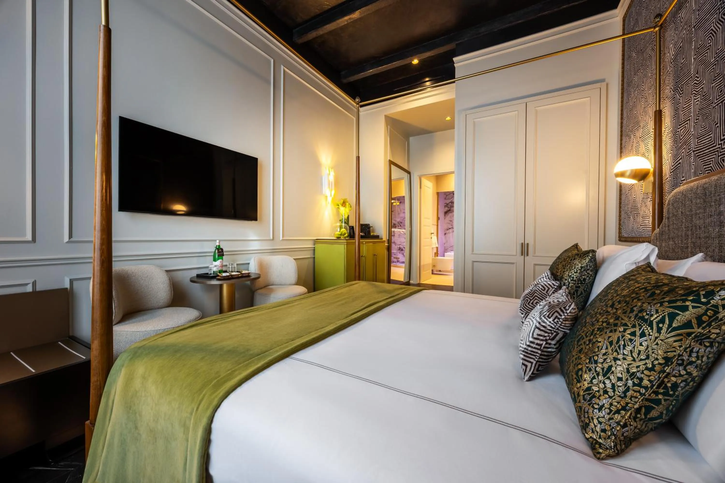 Bed in HT6 Hotel Roma