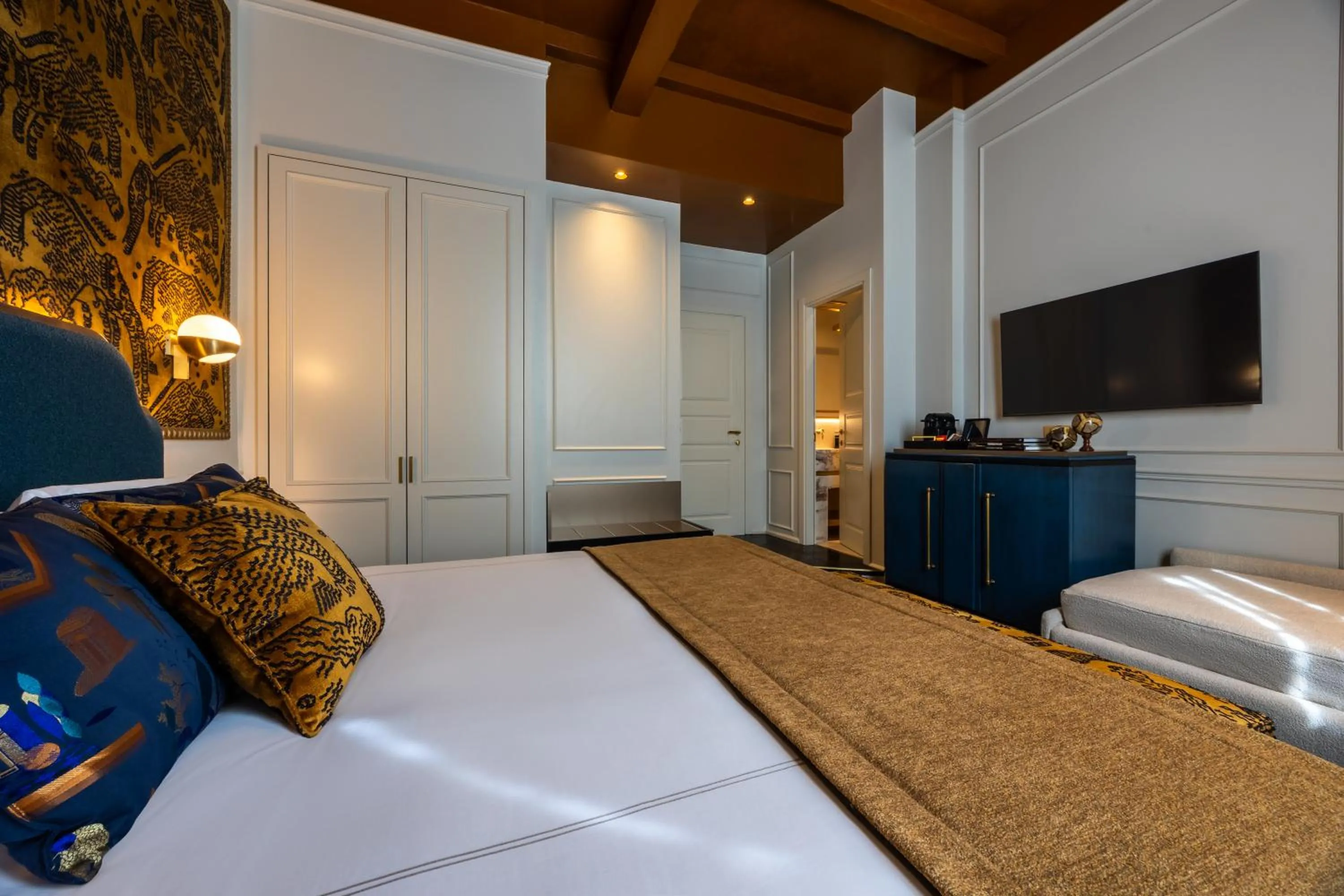 Bed in HT6 Hotel Roma