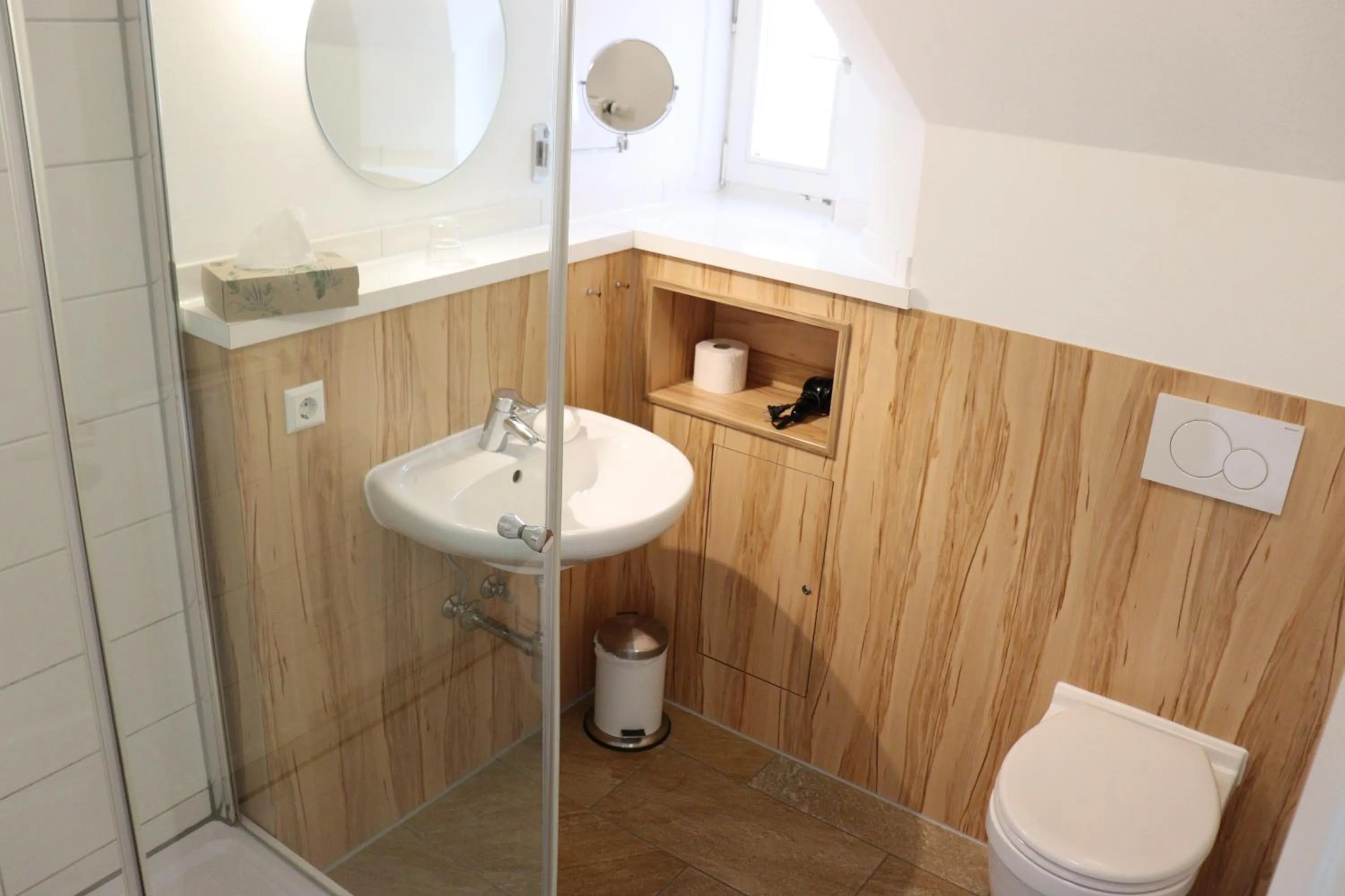 Shower in Gästehaus "Unsere Stadtvilla" Hechingen