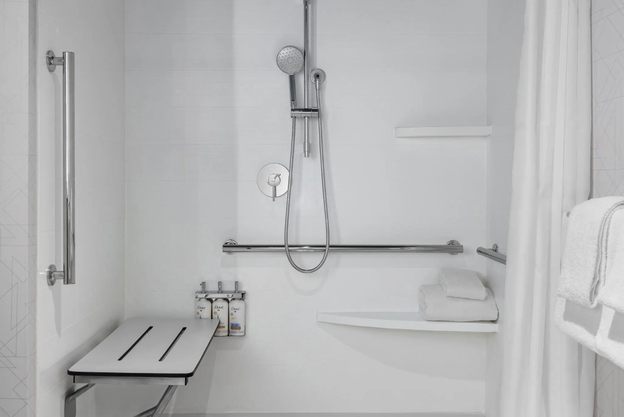 Bathroom in Holiday Inn Express Montreal Airport - St-Laurent by IHG