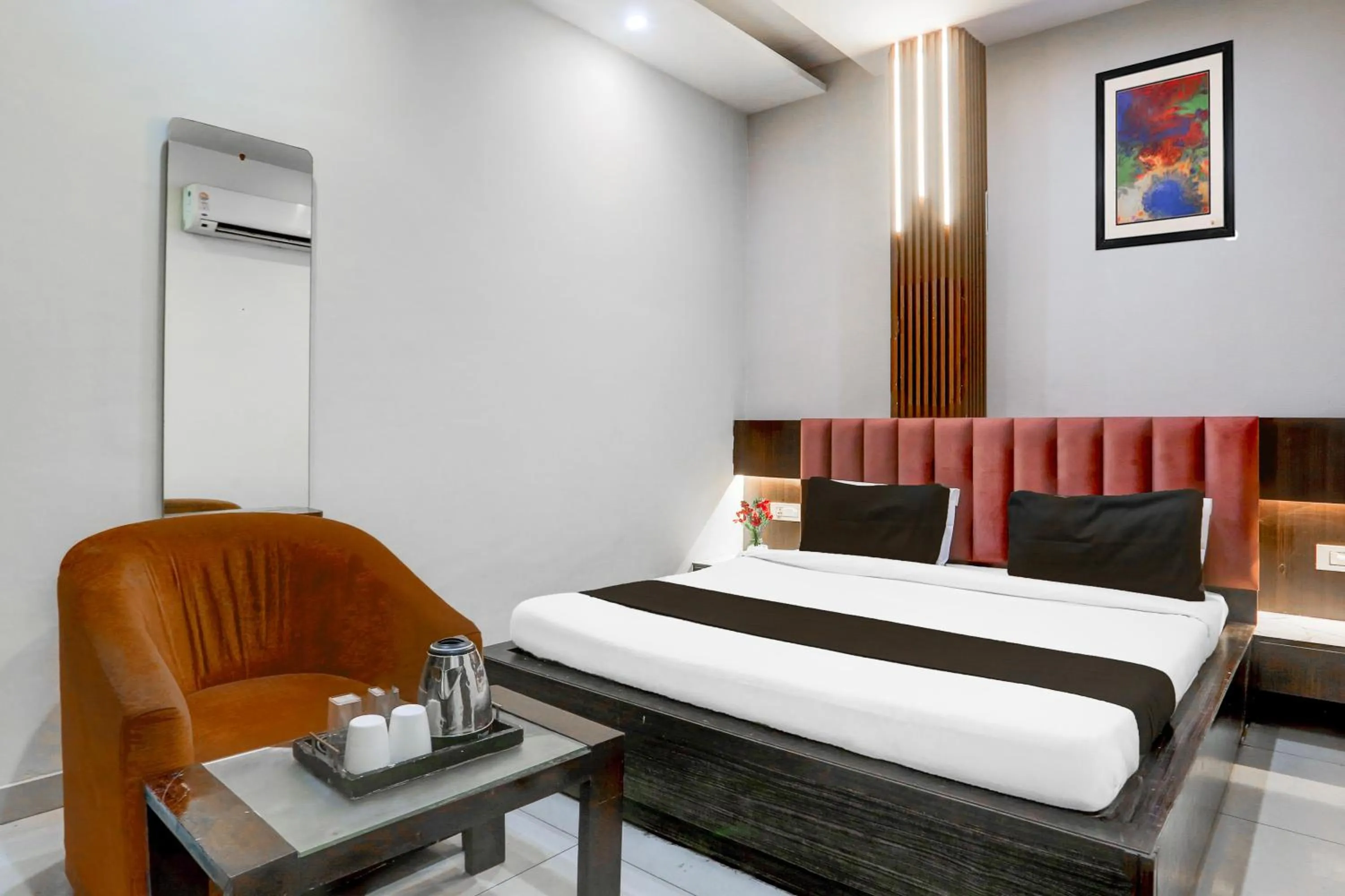 Bedroom, Bed in Super Collection O Railway Station Road Near Clock Tower