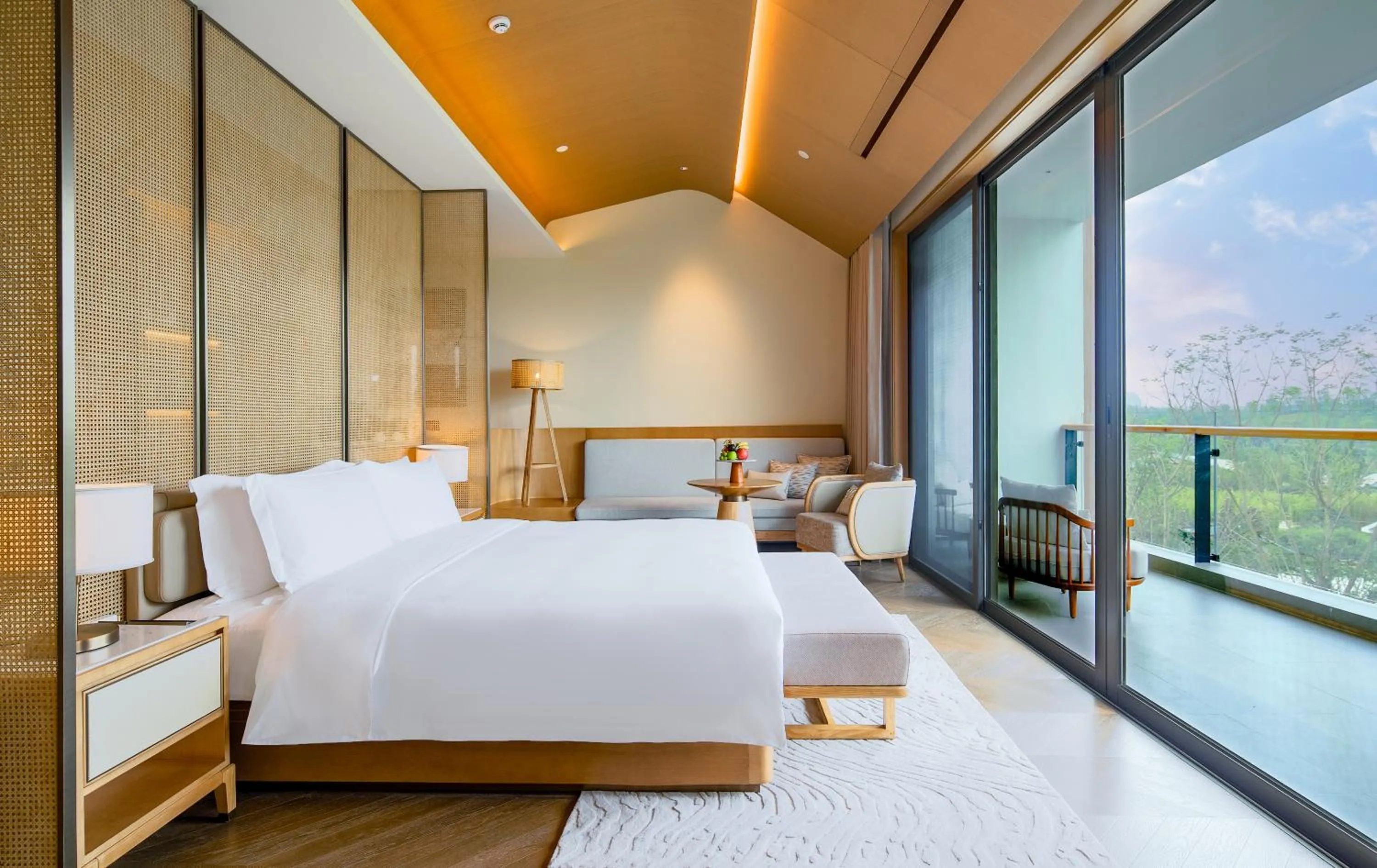 Bedroom, Bed in Chengdu Expo Waterfall Hotel - MGallery Collection