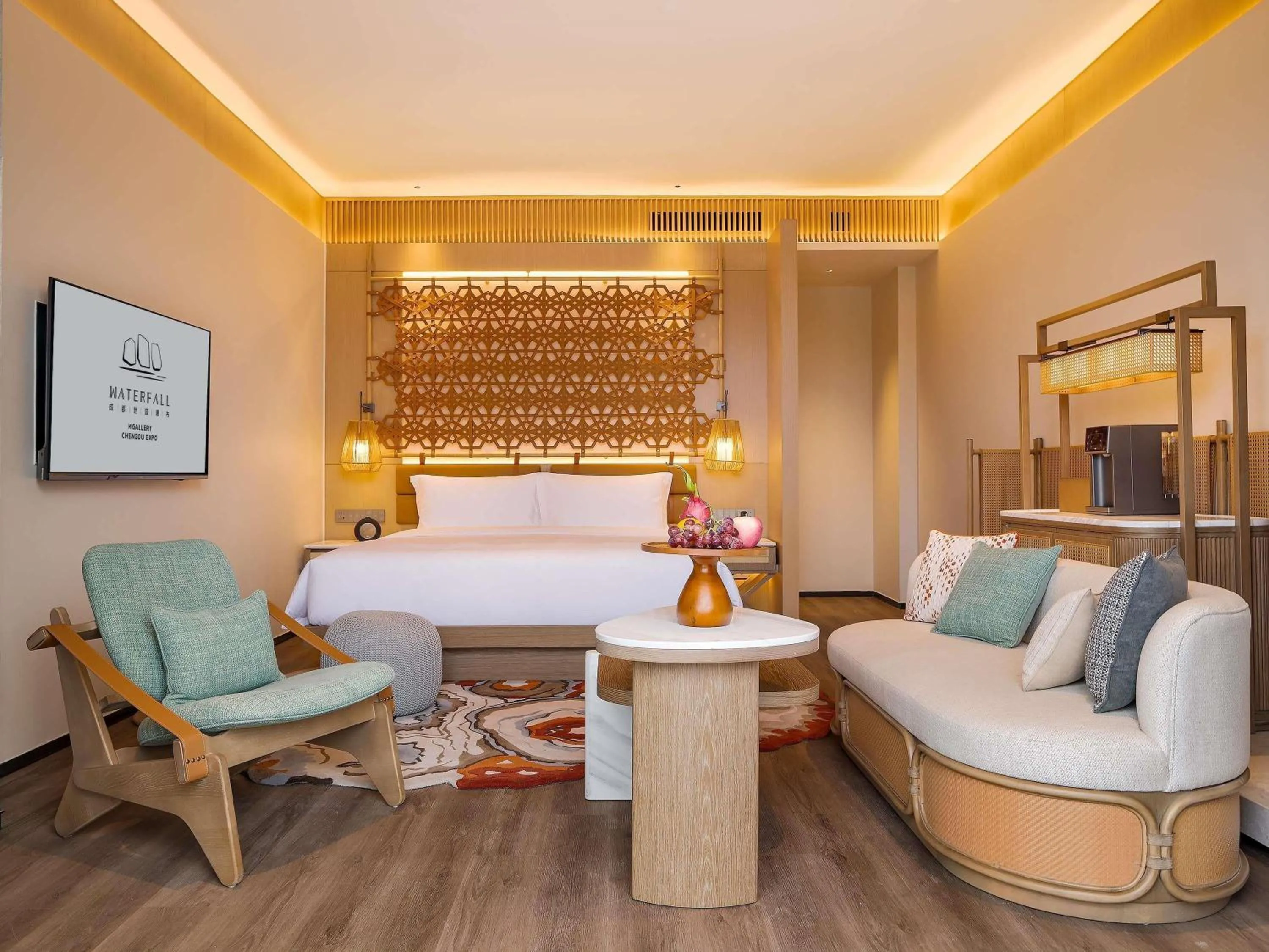 Bedroom, Bed in Chengdu Expo Waterfall Hotel - MGallery Collection